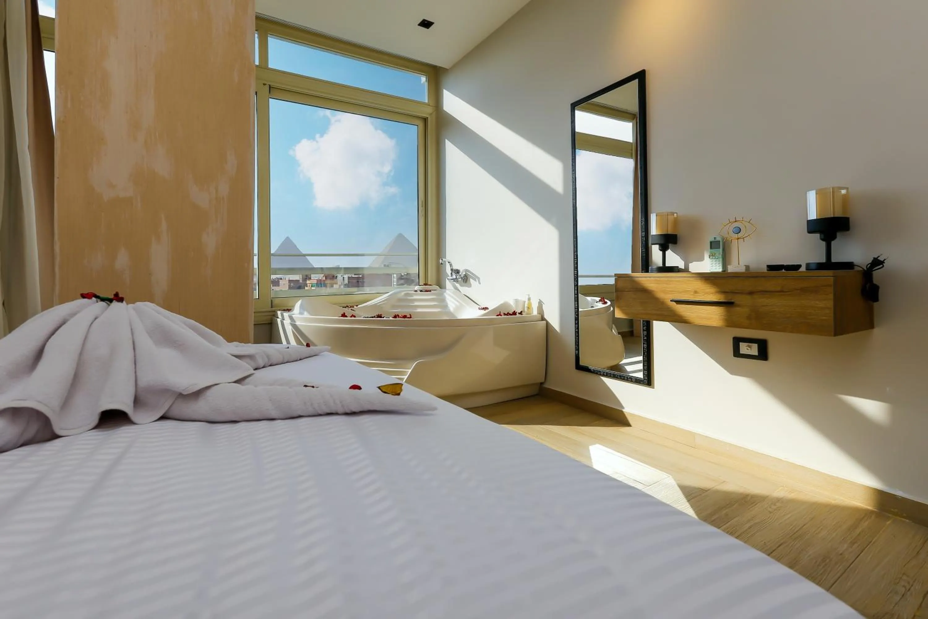 Bedroom, Bed in Rixoss tower Pyramids View