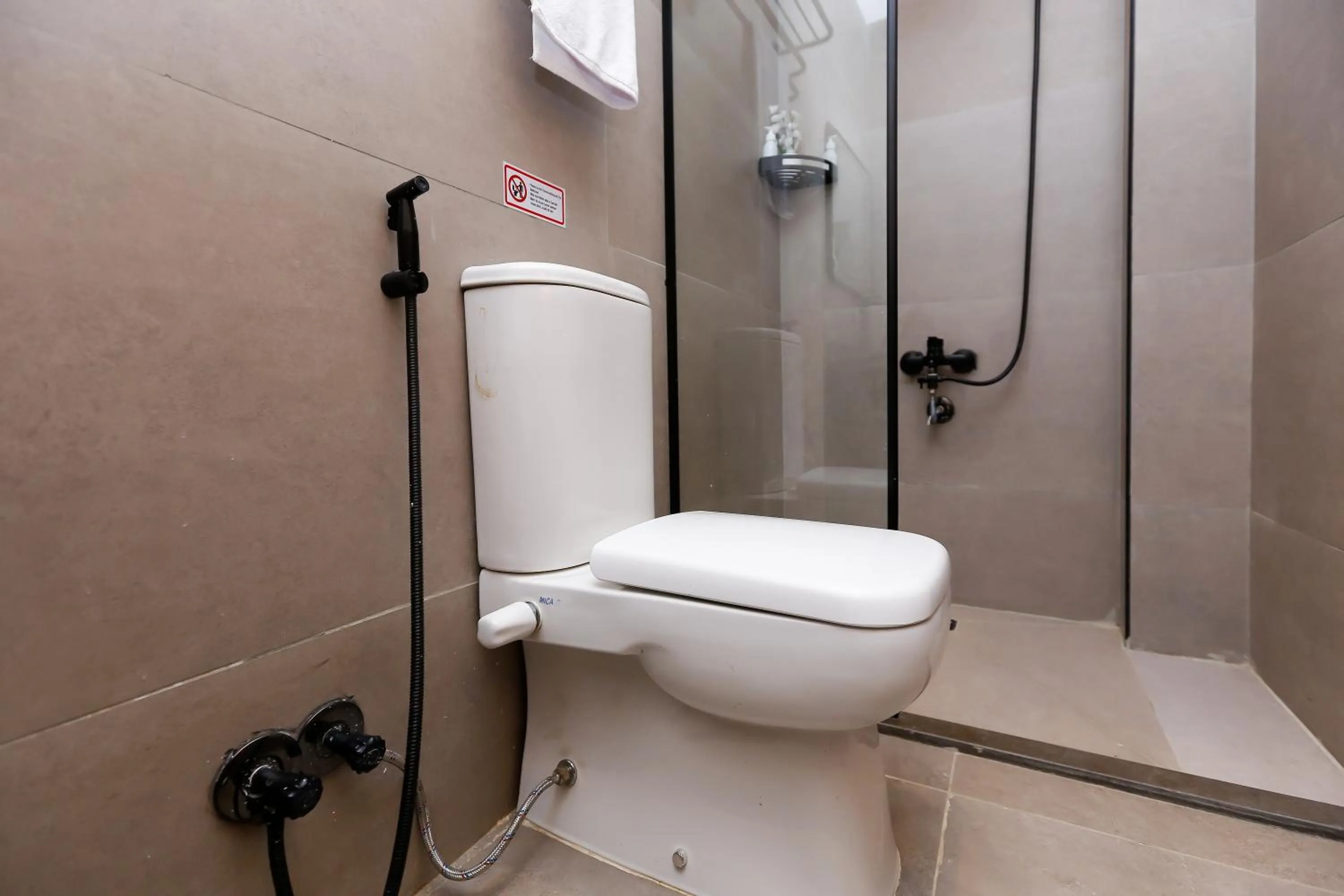 Shower in Rixoss tower Pyramids View