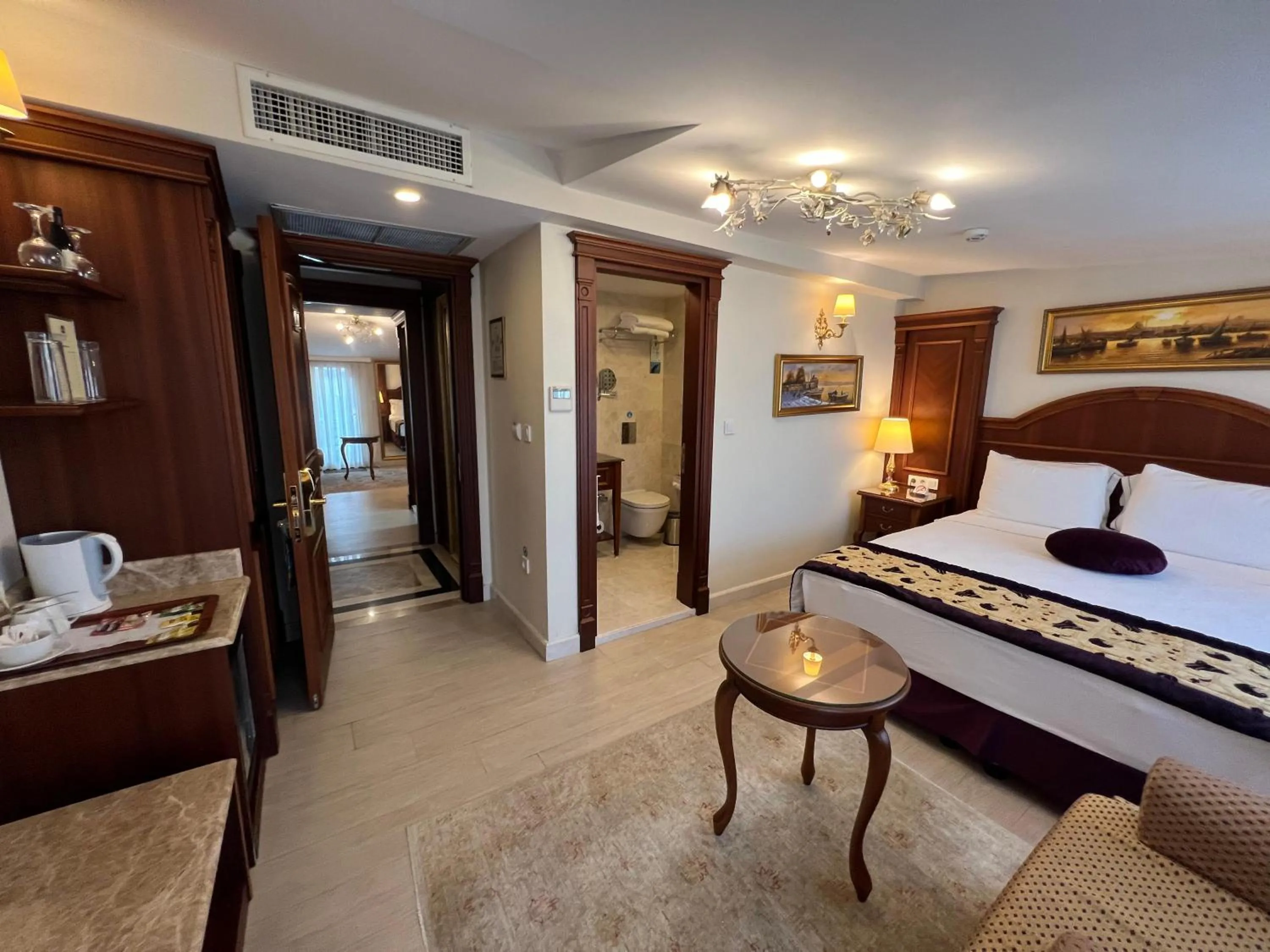 Bed in GLK PREMIER Regency Suites & Spa