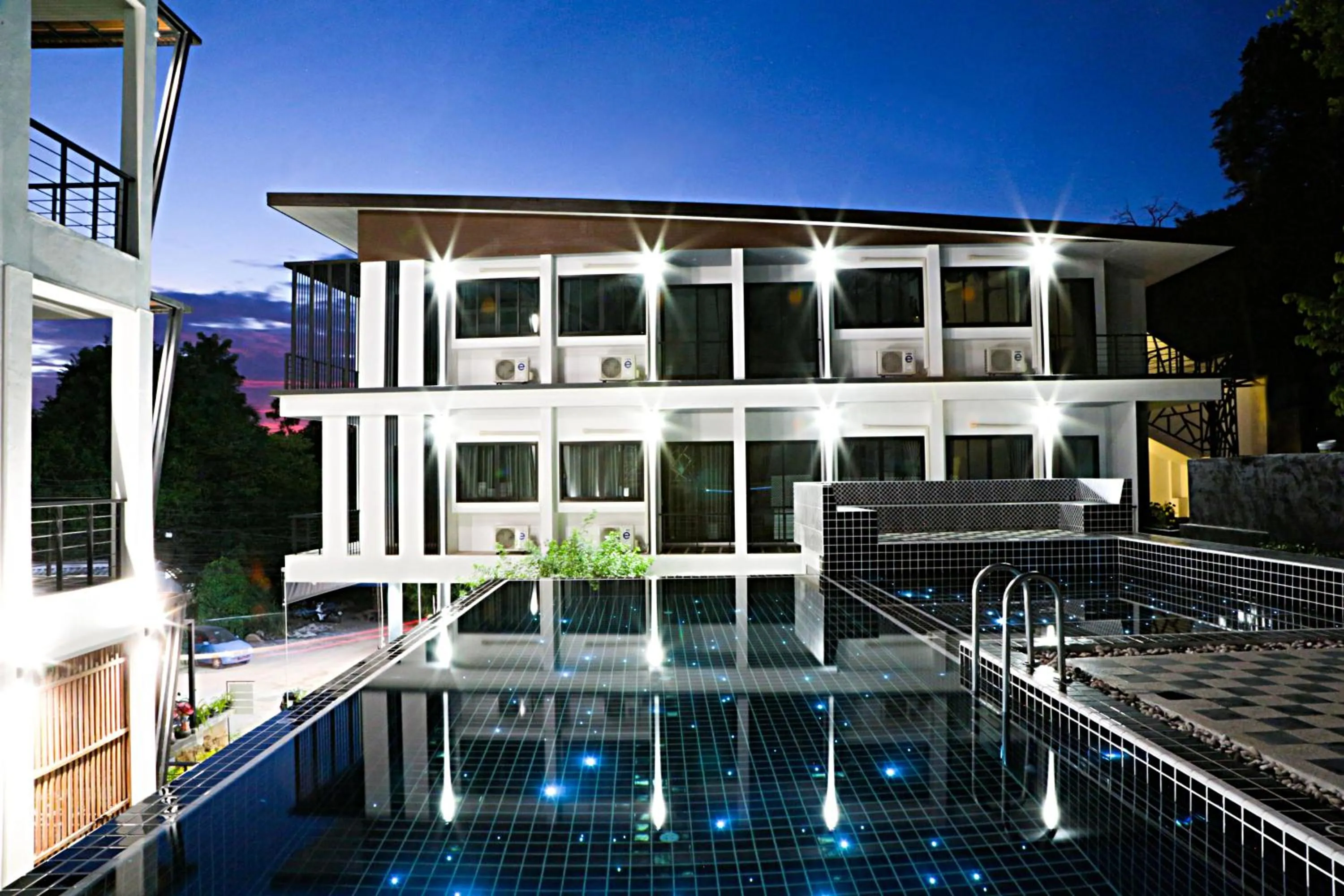 Swimming pool in Chaantalay Hotel