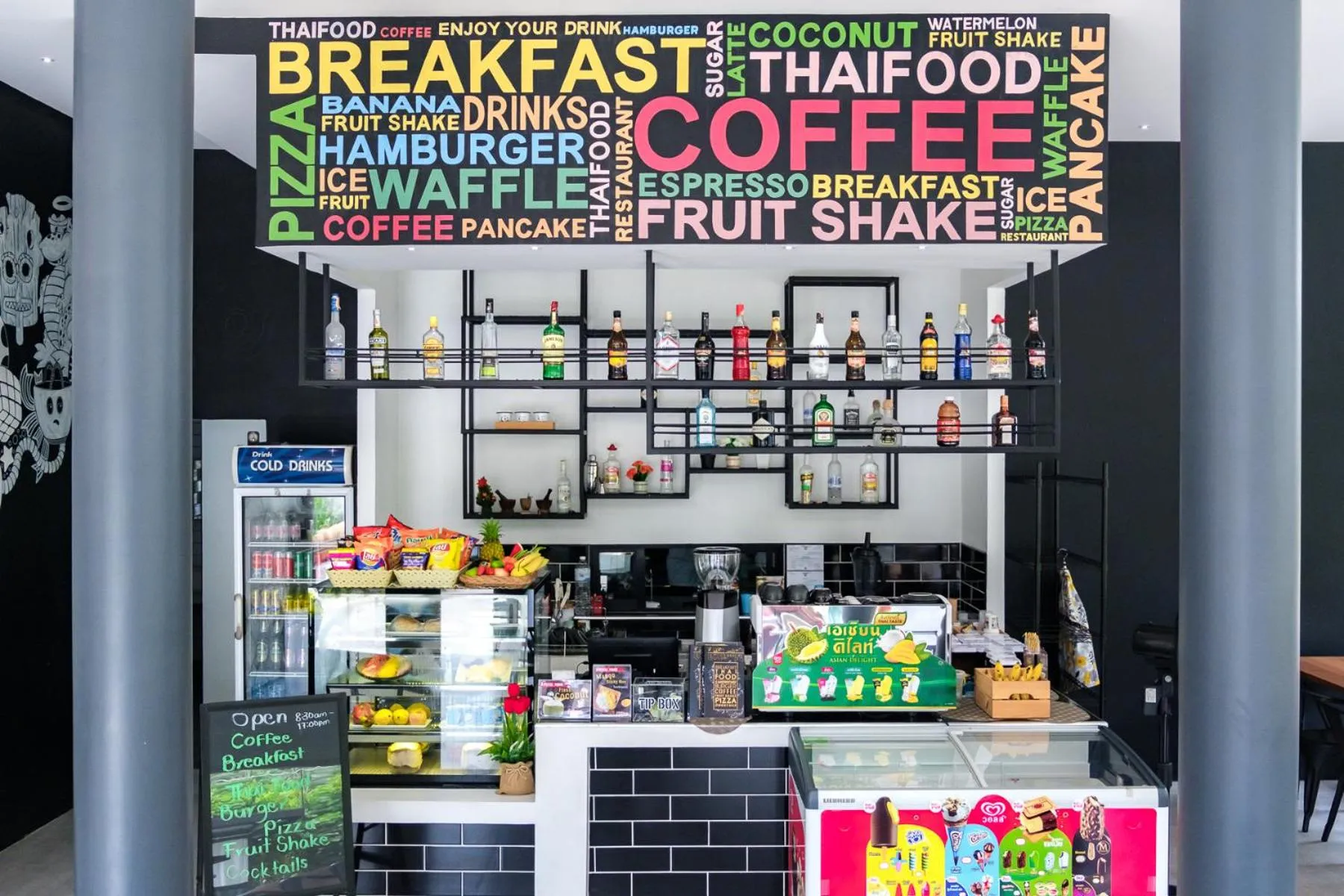 Restaurant/places to eat in Chaantalay Hotel