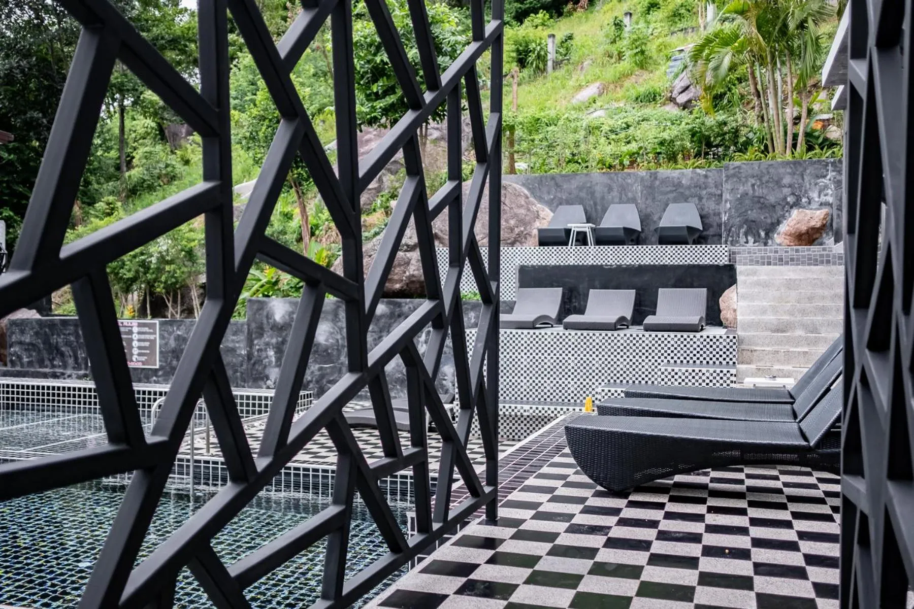 Swimming pool in Chaantalay Hotel