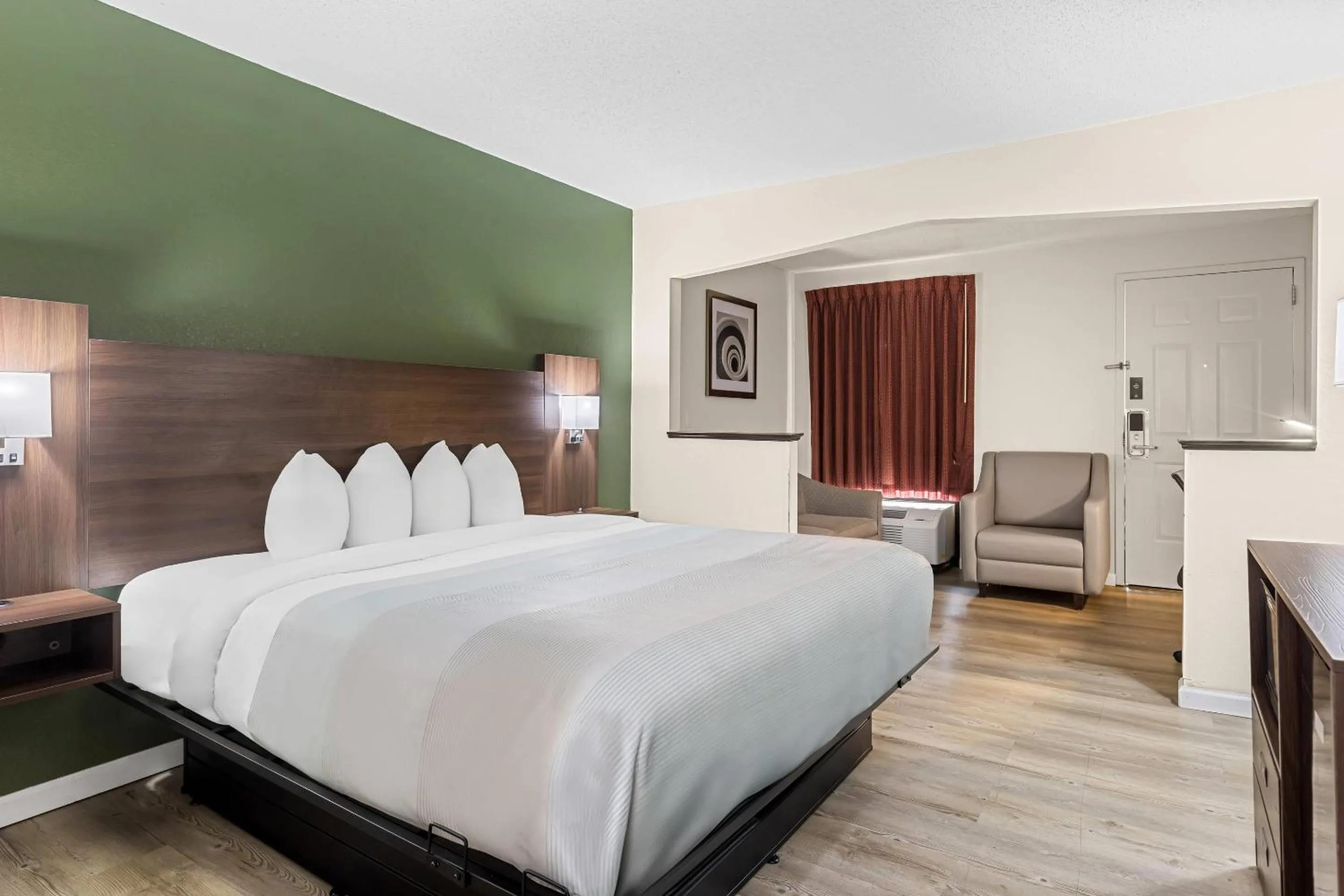 Bedroom, Bed in Quality Inn Port Wentworth Savannah North