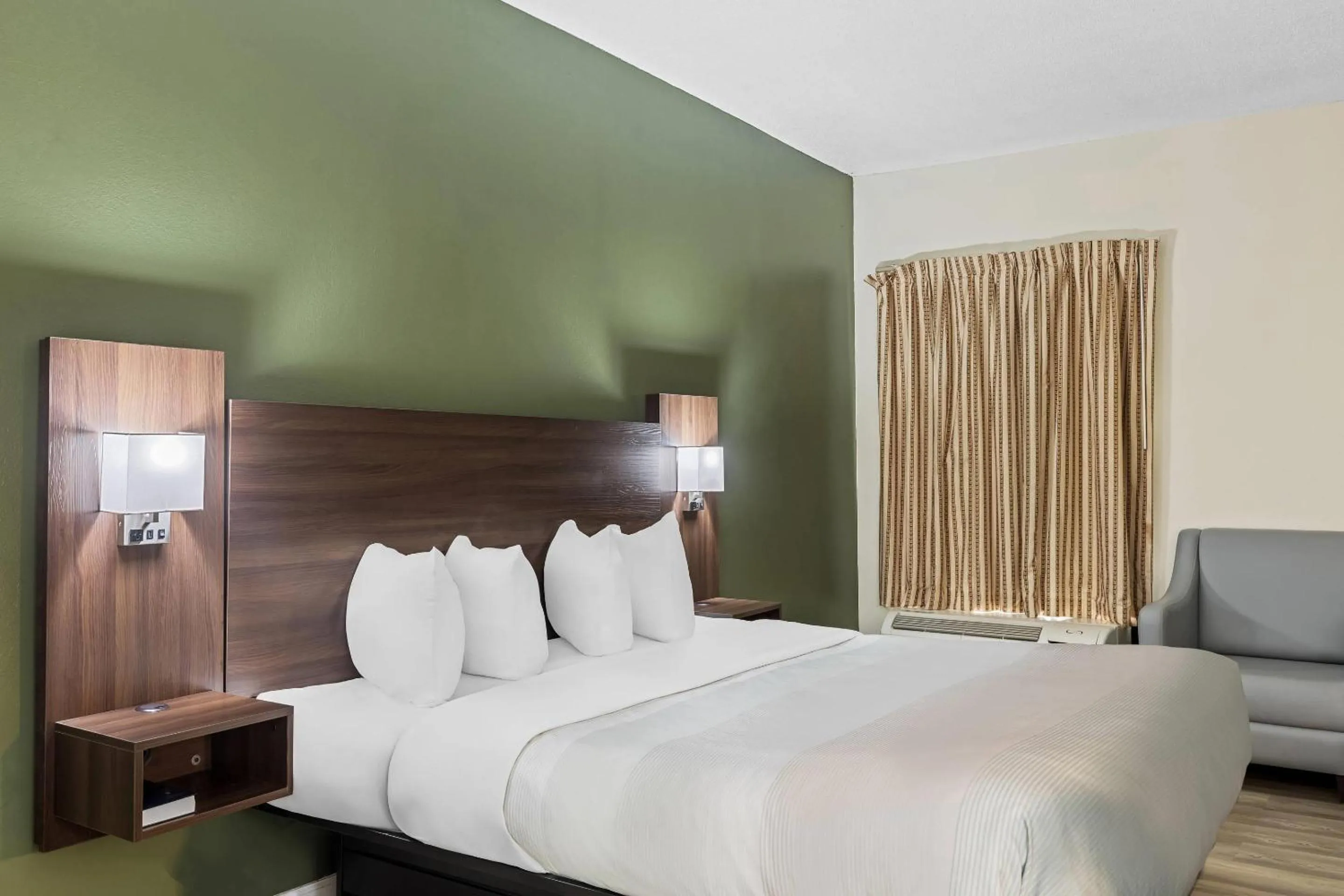 Bedroom, Bed in Quality Inn Port Wentworth Savannah North