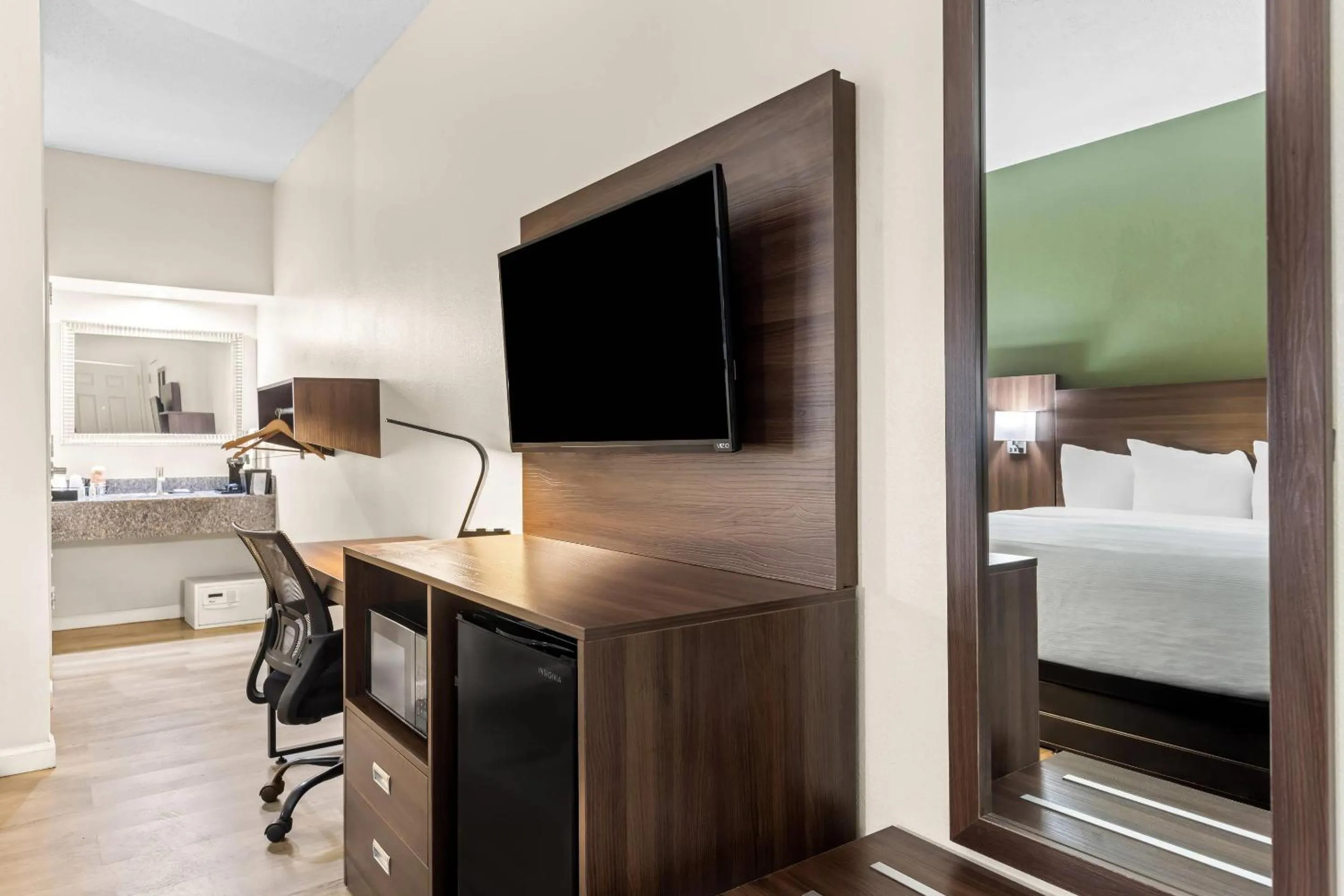 Bedroom, Bed in Quality Inn Port Wentworth Savannah North