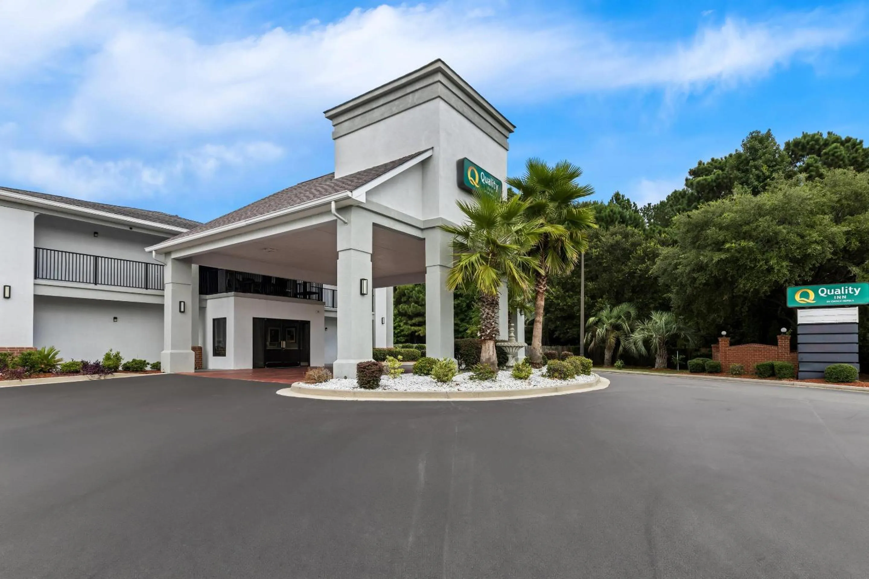 Property building in Quality Inn Port Wentworth Savannah North