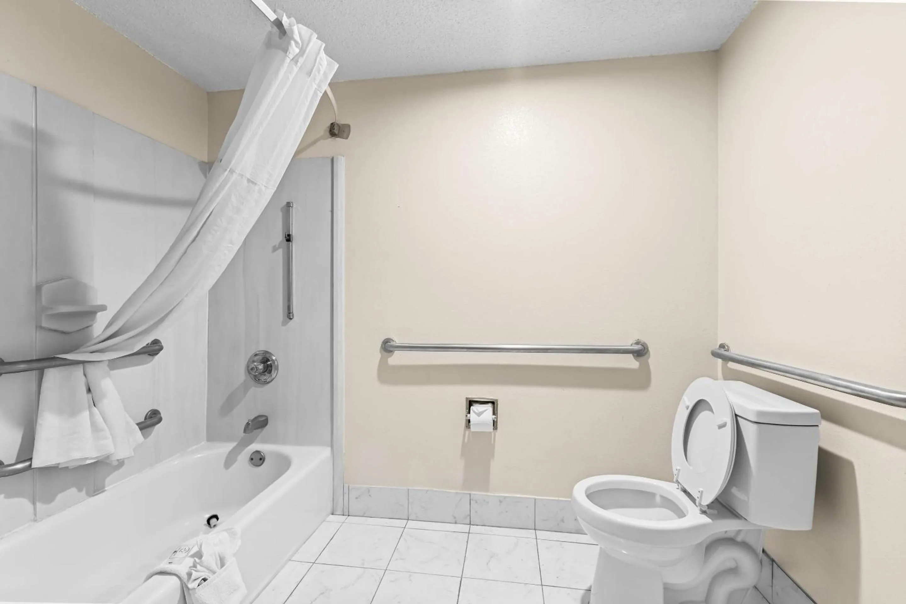 Bedroom in Quality Inn Port Wentworth Savannah North