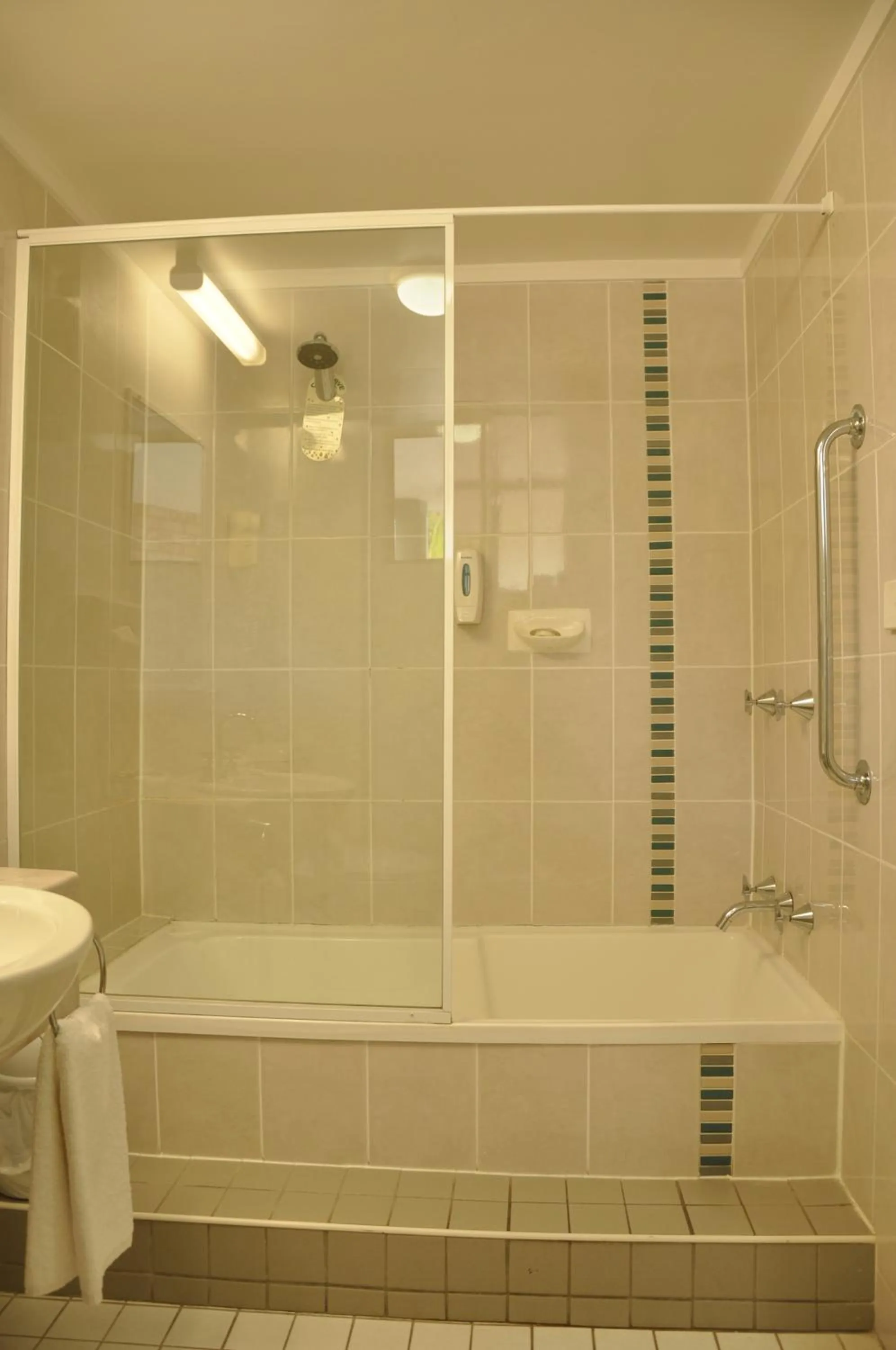 Bathroom in Chittaway Motel