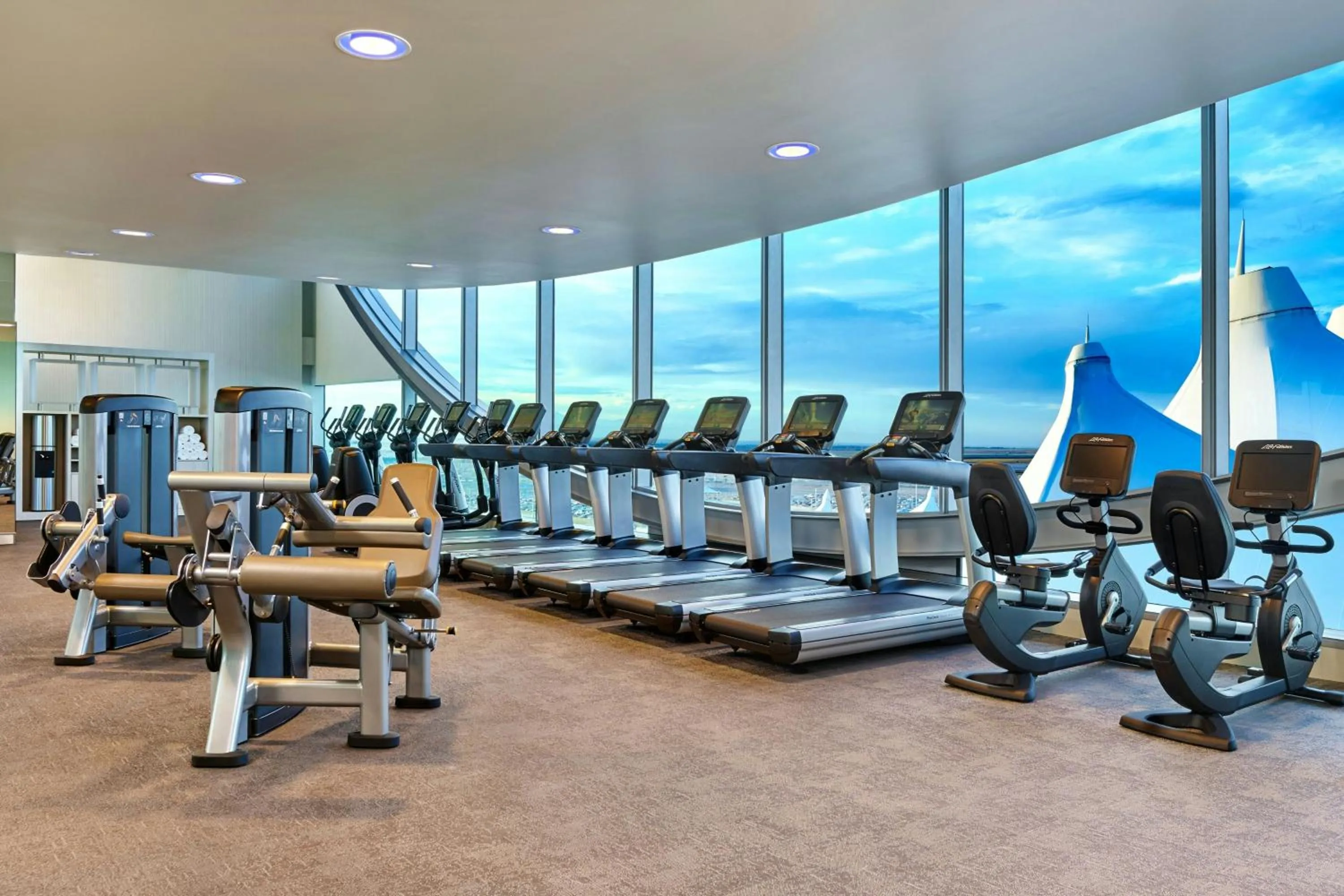 Fitness centre/facilities in The Westin Denver International Airport