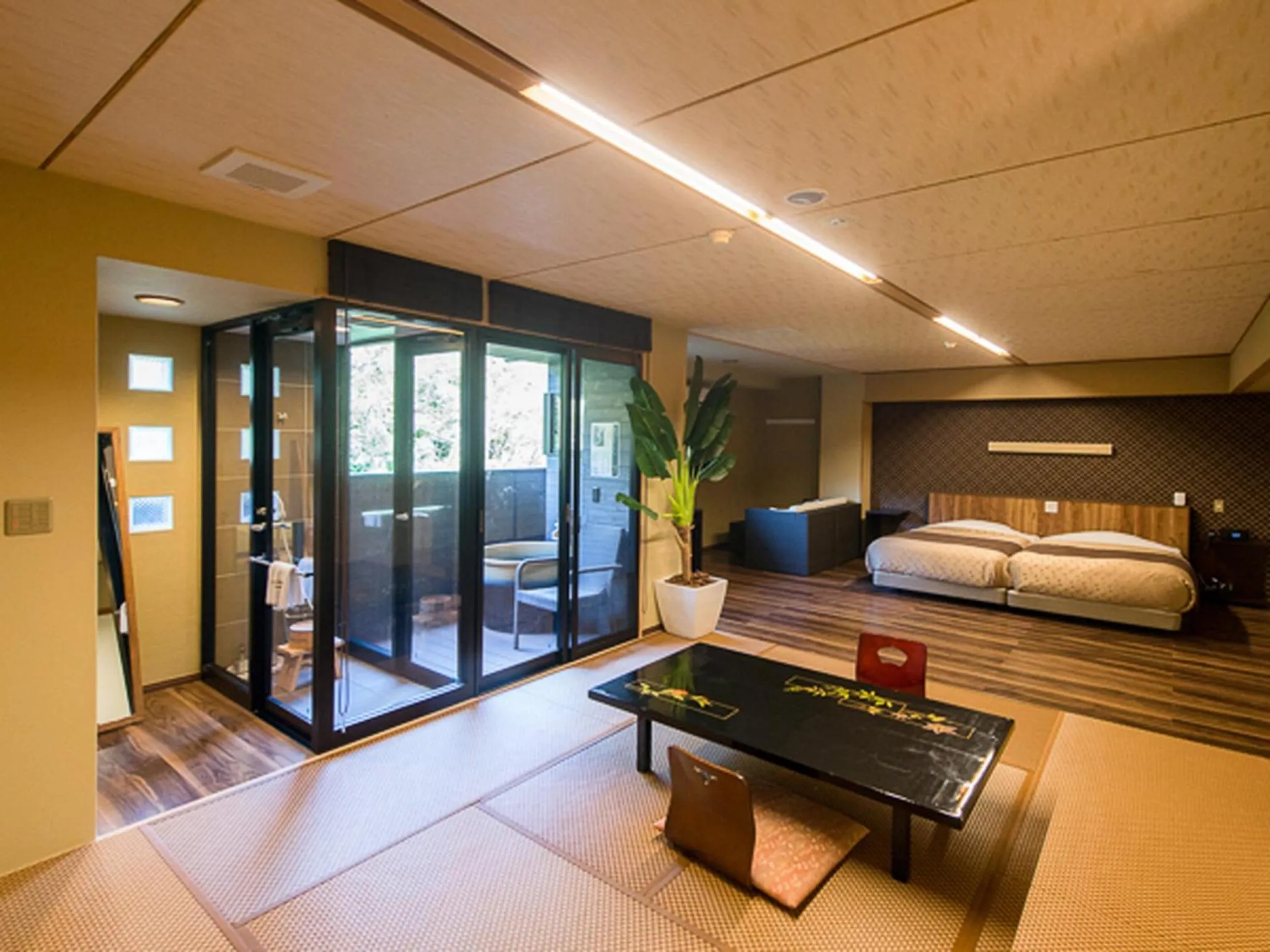 Photo of the whole room, Bed in LiVEMAX RESORT Shizuoka Amagiyugashima
