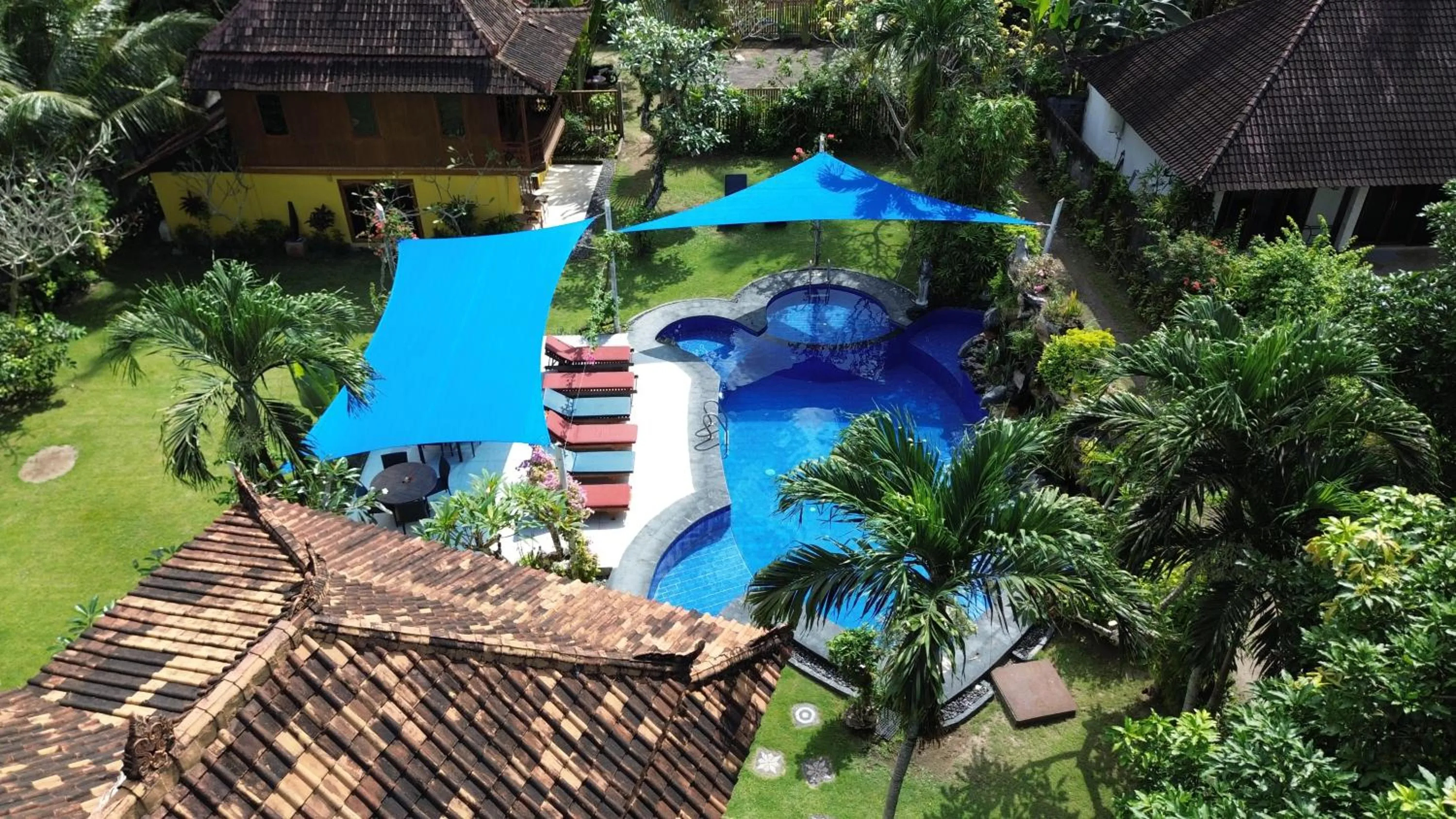 Swimming pool in Kura Kura Villas & Candidasa Mini Golf