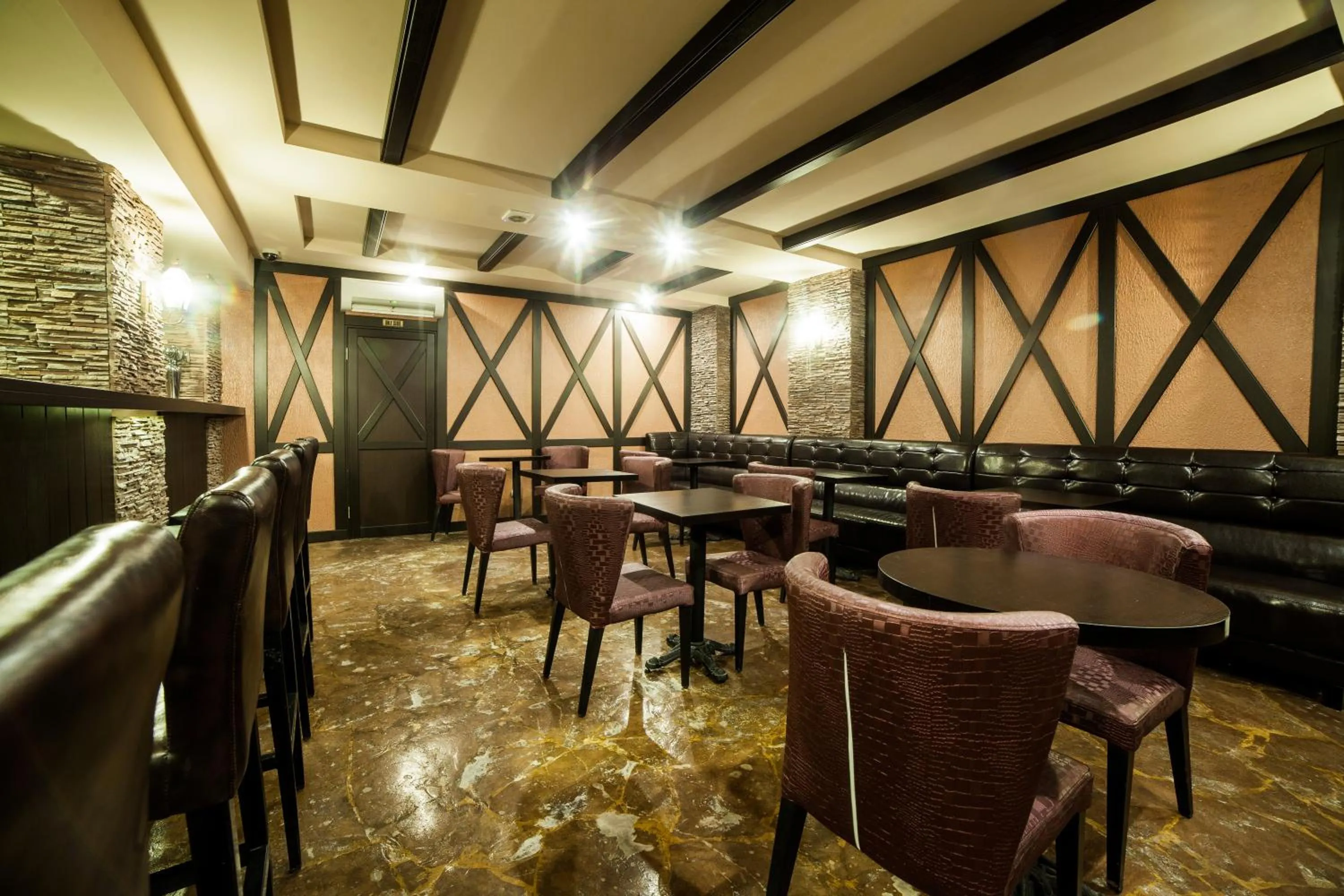 Lounge or bar in Absolute Hotel