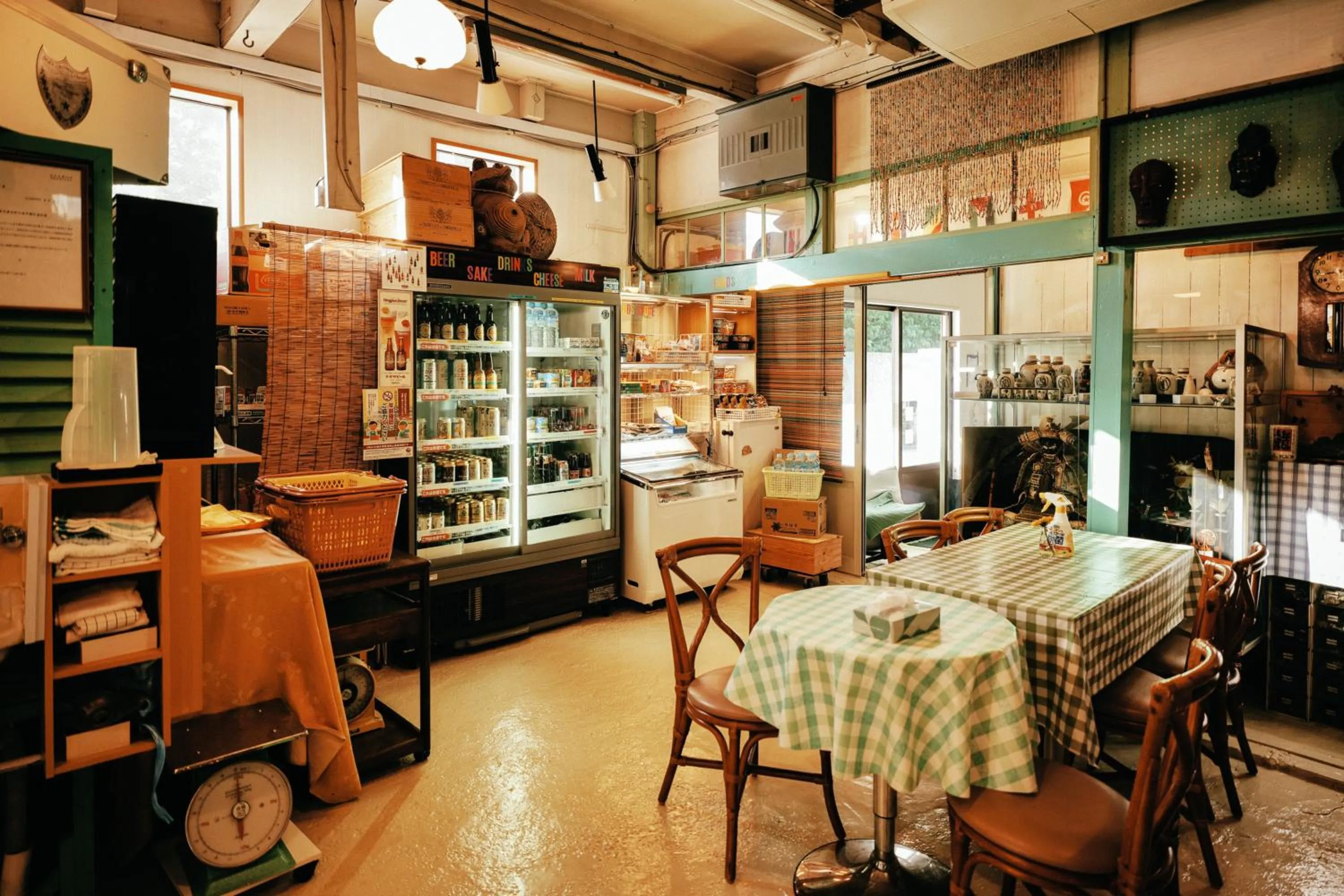 Communal lounge/ TV room in Dormitory Sandanya Guesthouse