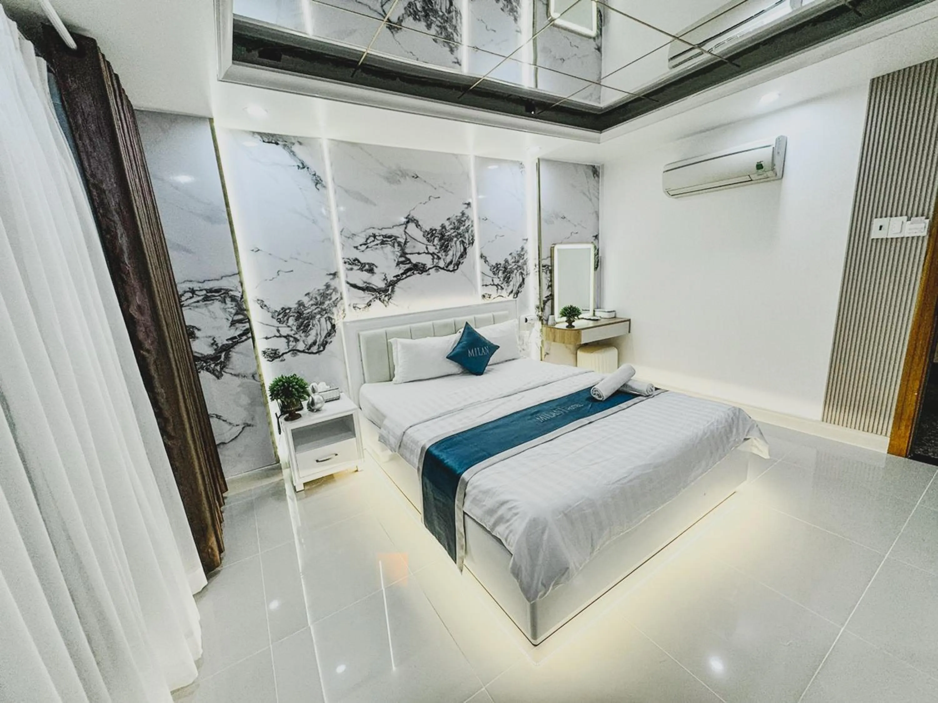 Bed in Ngoc San San Hotel HCM