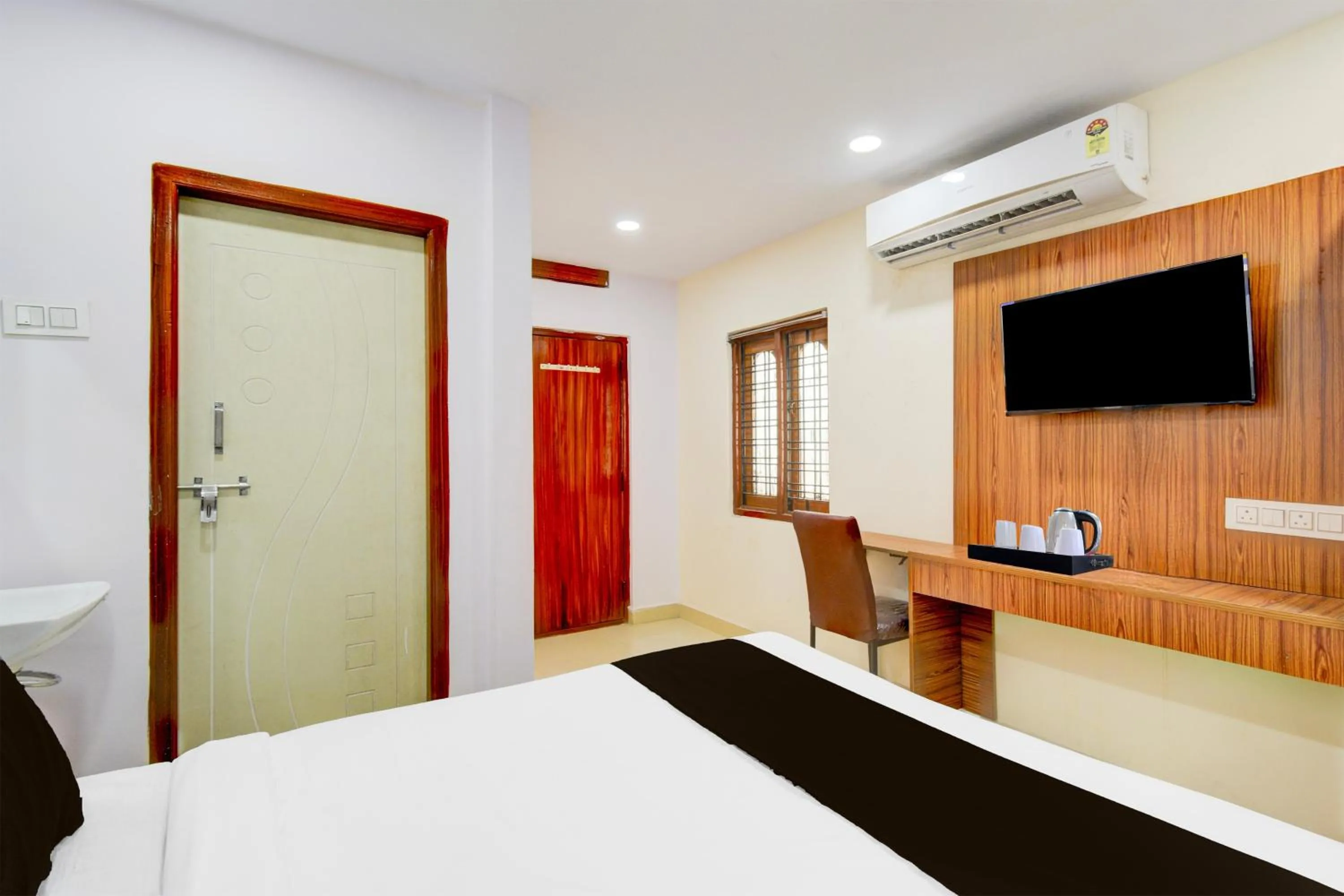 Bedroom, Bed in Collection O L.B Nagar Metro Station Formerly D N Groups