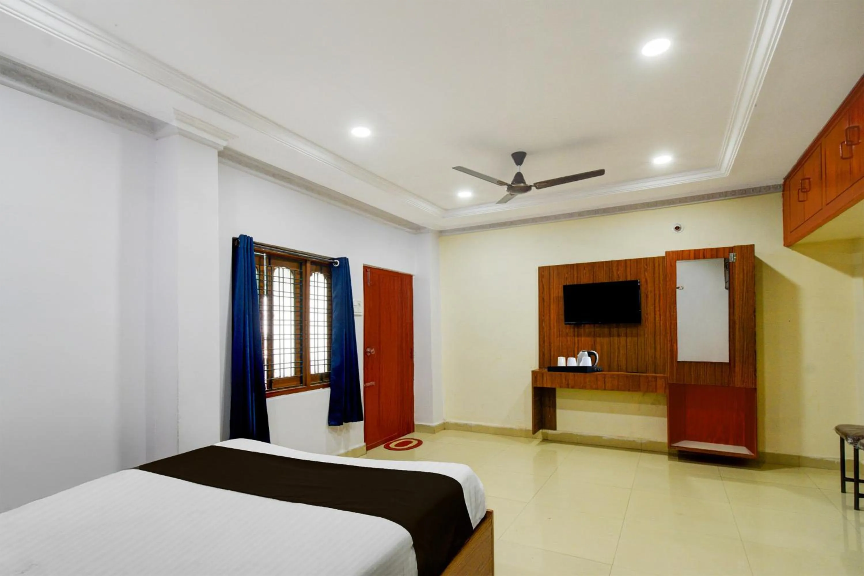 Bedroom, Bed in Collection O L.B Nagar Metro Station Formerly D N Groups