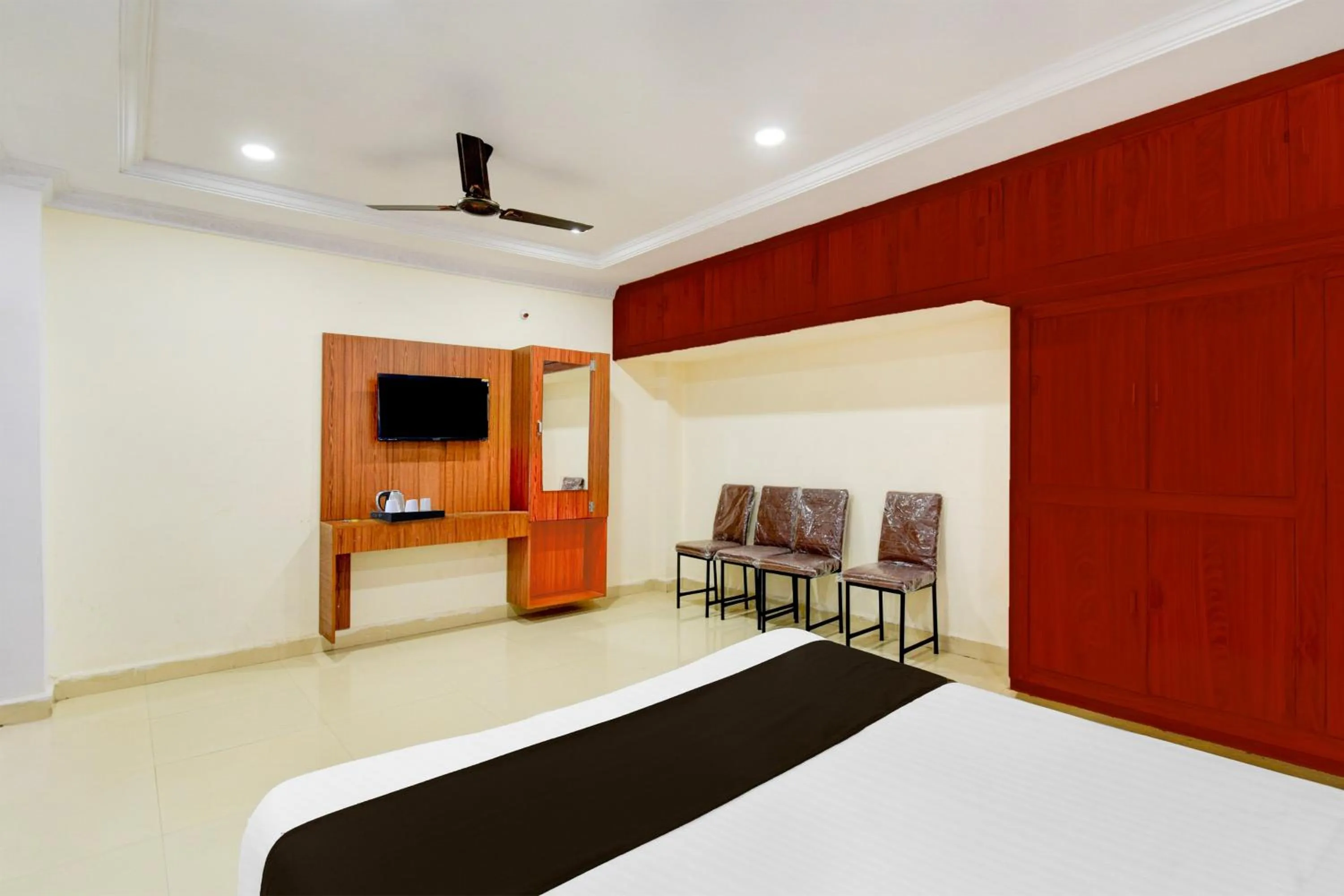 Bedroom, Bed in Collection O L.B Nagar Metro Station Formerly D N Groups