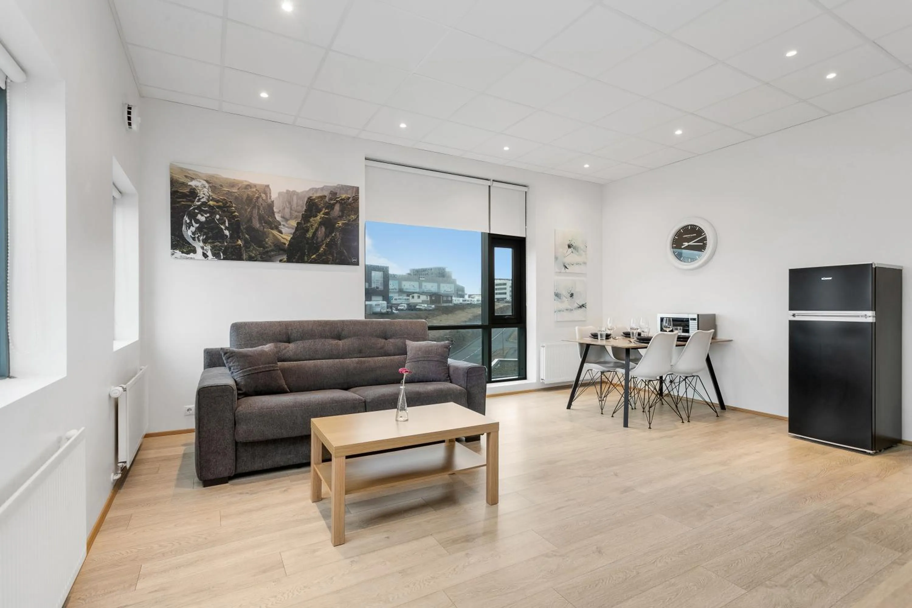 Living room in Blue Mountain Apartments by Heimaleiga