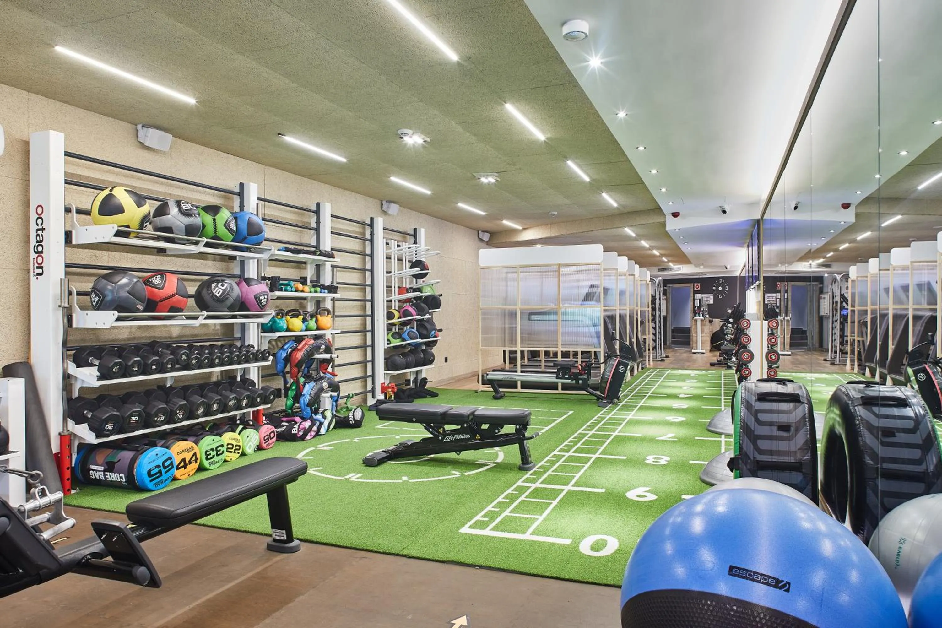 People in Silken Gran hotel Durango