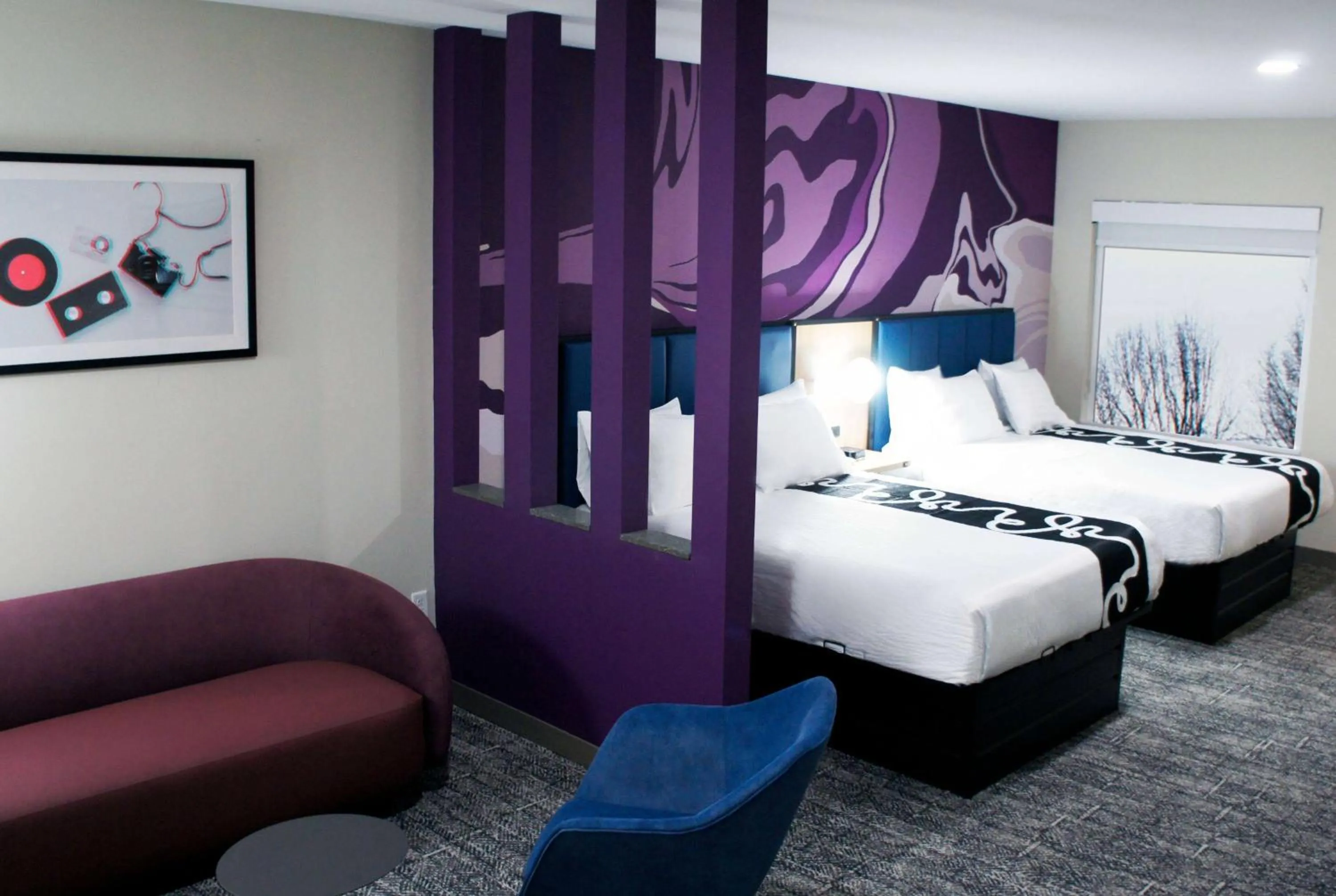 Photo of the whole room, Bed in La Quinta Inn & Suites by Wyndham Memphis East