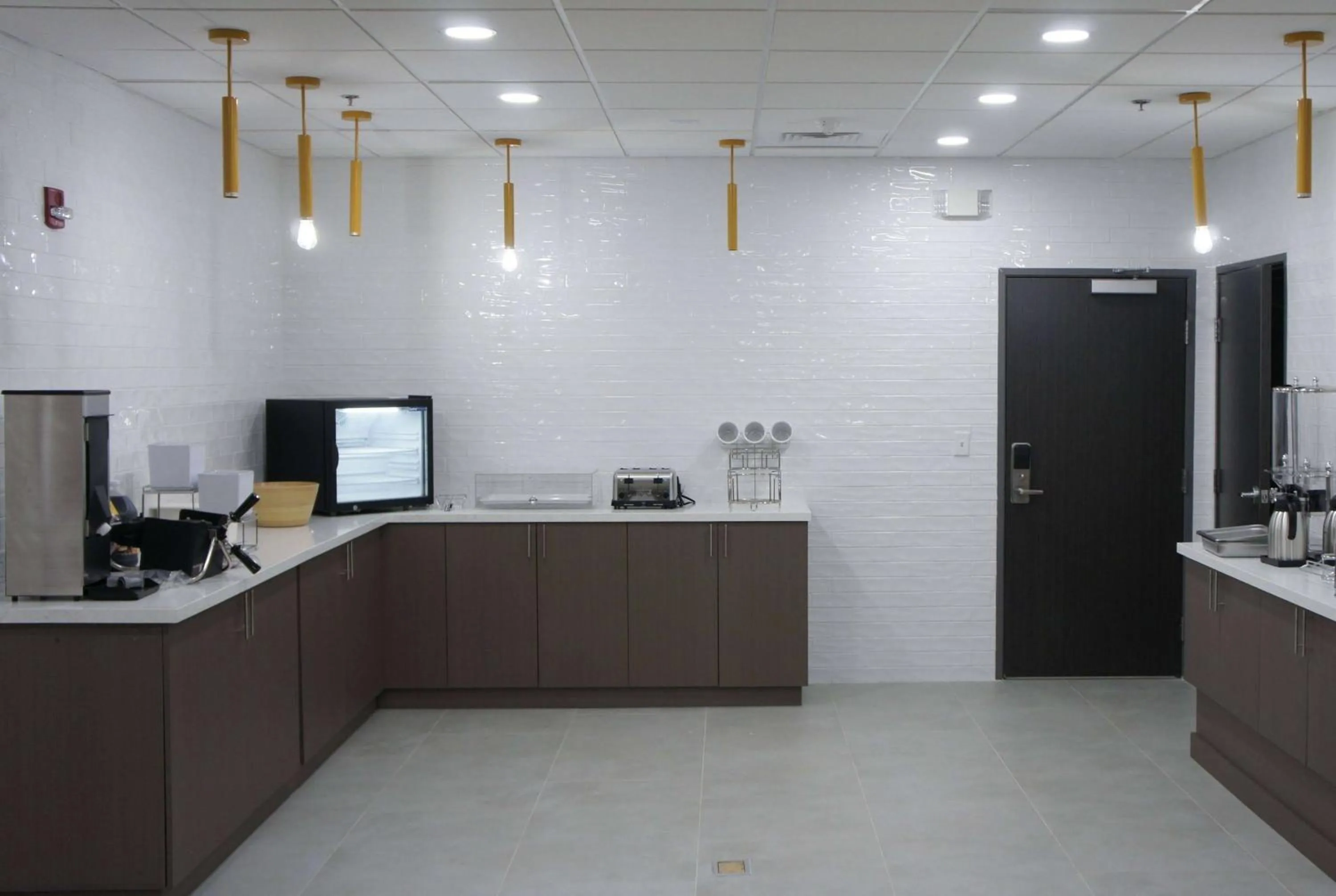 Breakfast in La Quinta Inn & Suites by Wyndham Memphis East