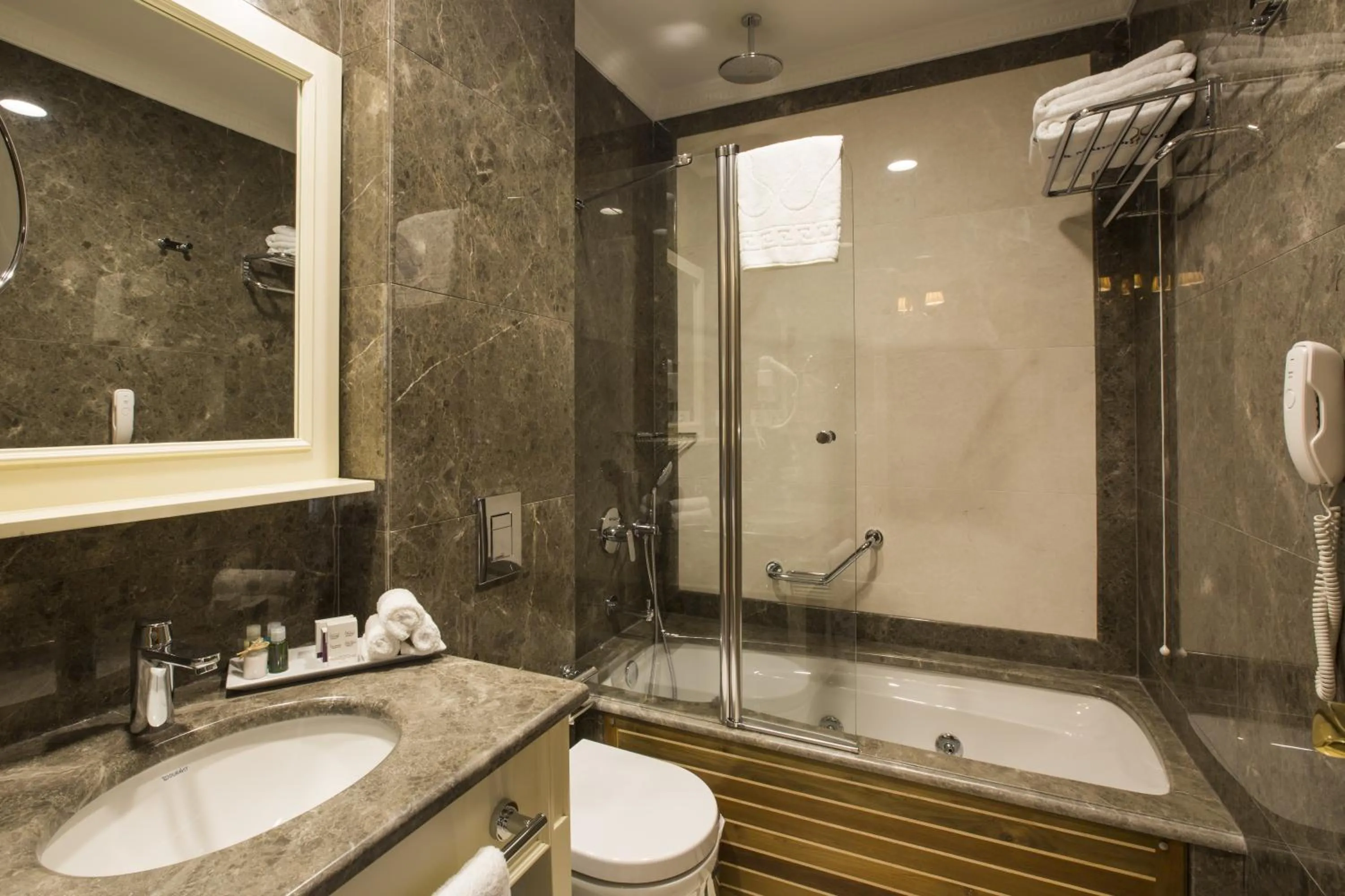 Bathroom in GLK PREMIER Sea Mansion Suites & Spa - Special Class
