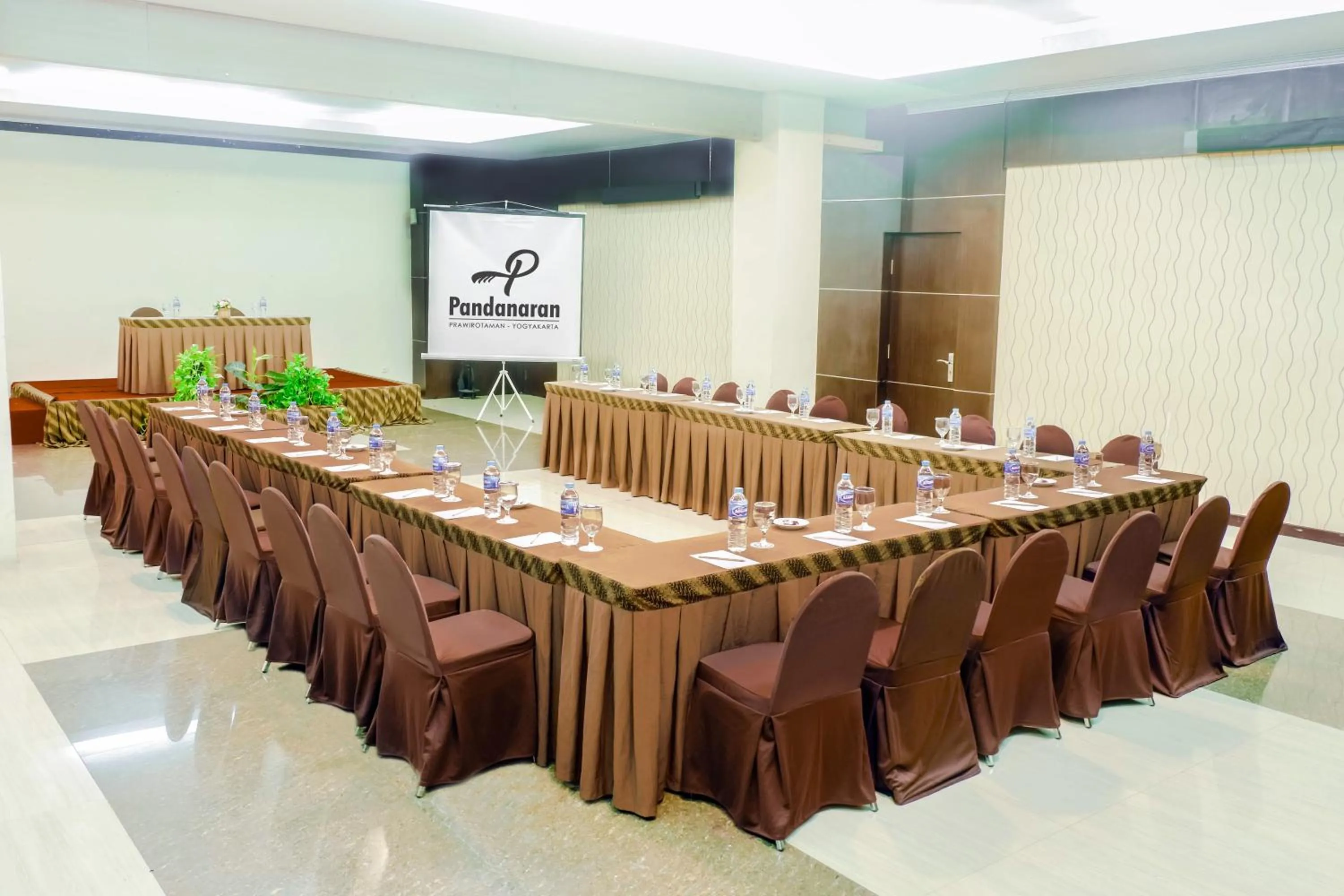 Meeting/conference room in Pandanaran Prawirotaman Yogyakarta