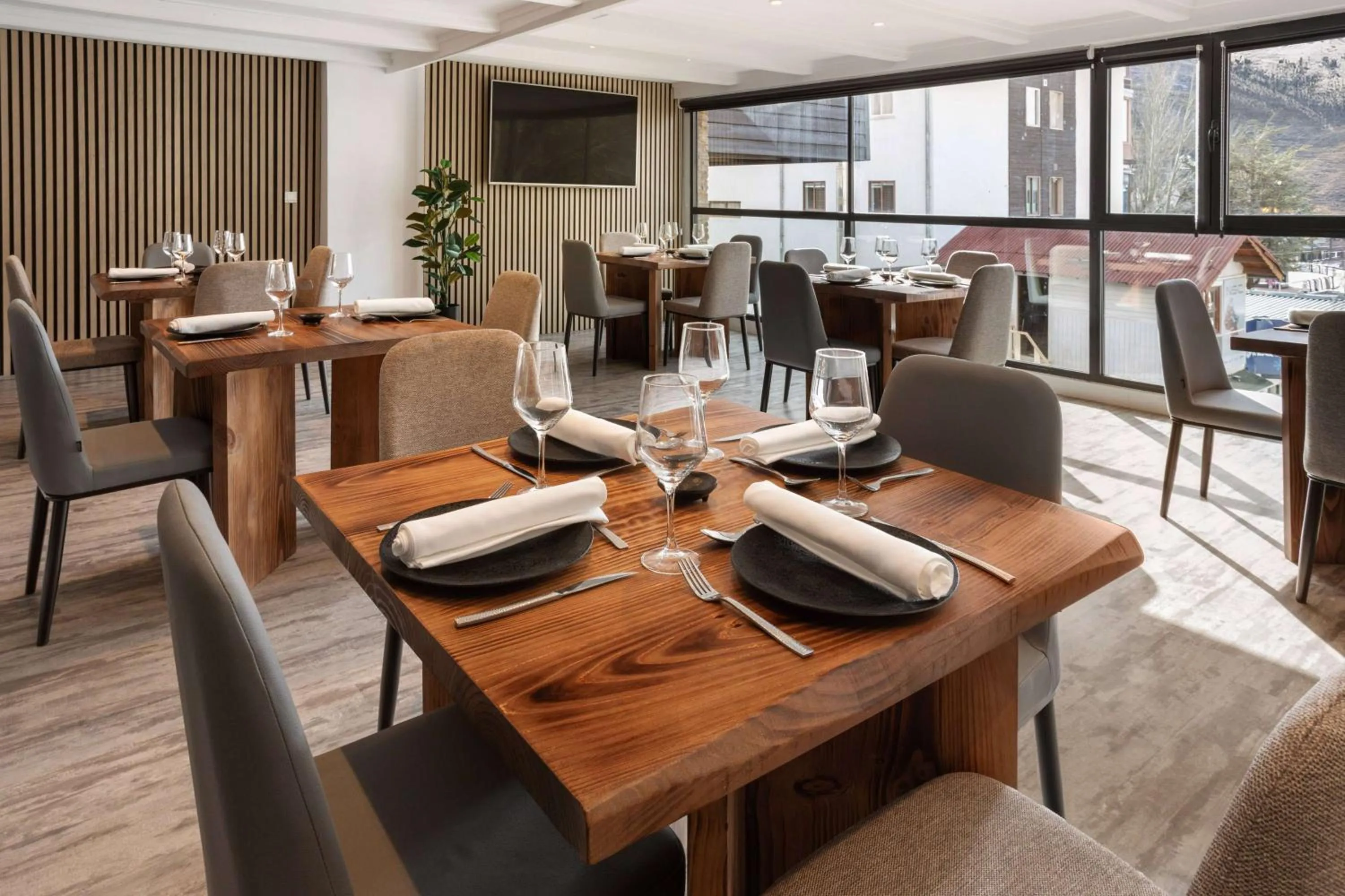 Restaurant/places to eat in Melia Sierra Nevada