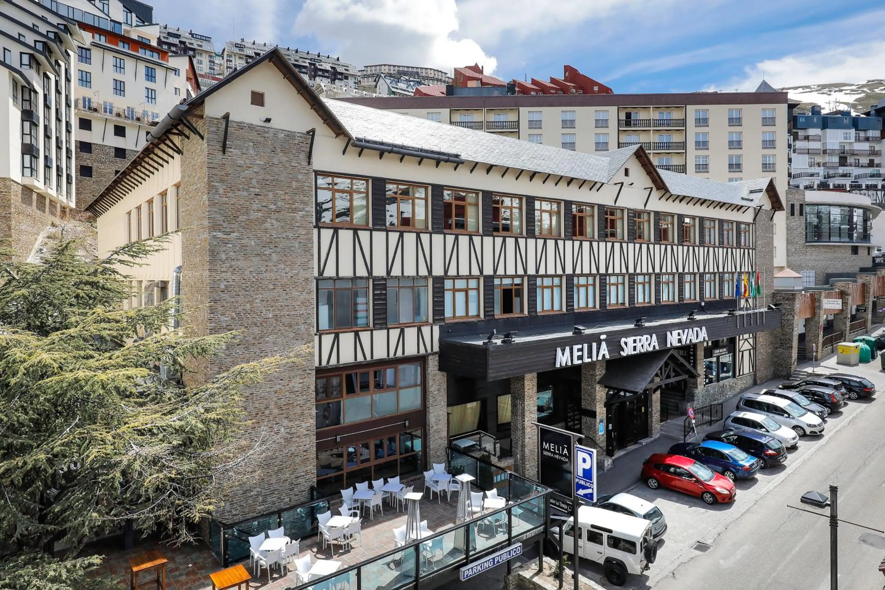 Property building in Melia Sierra Nevada