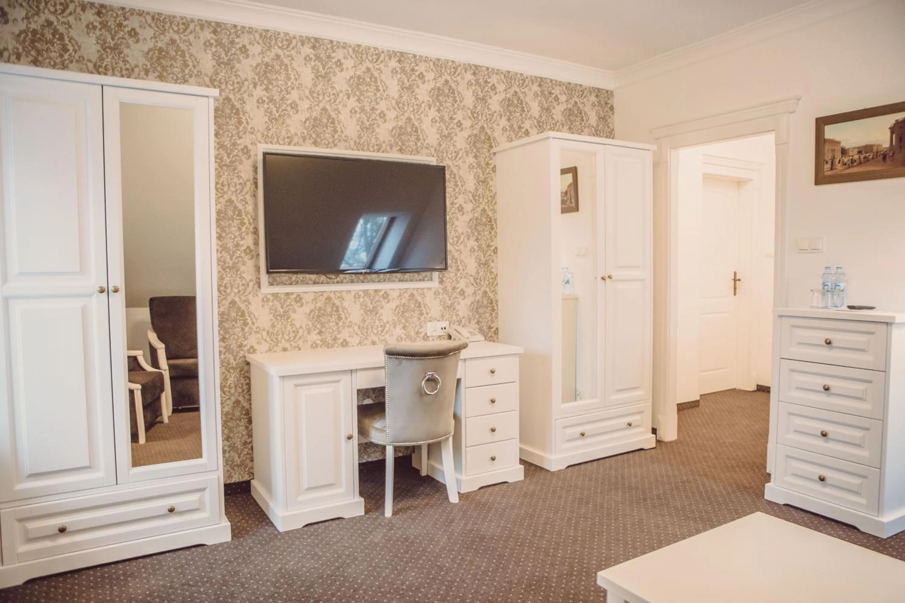 Dom Goscinny Bialy Dworek