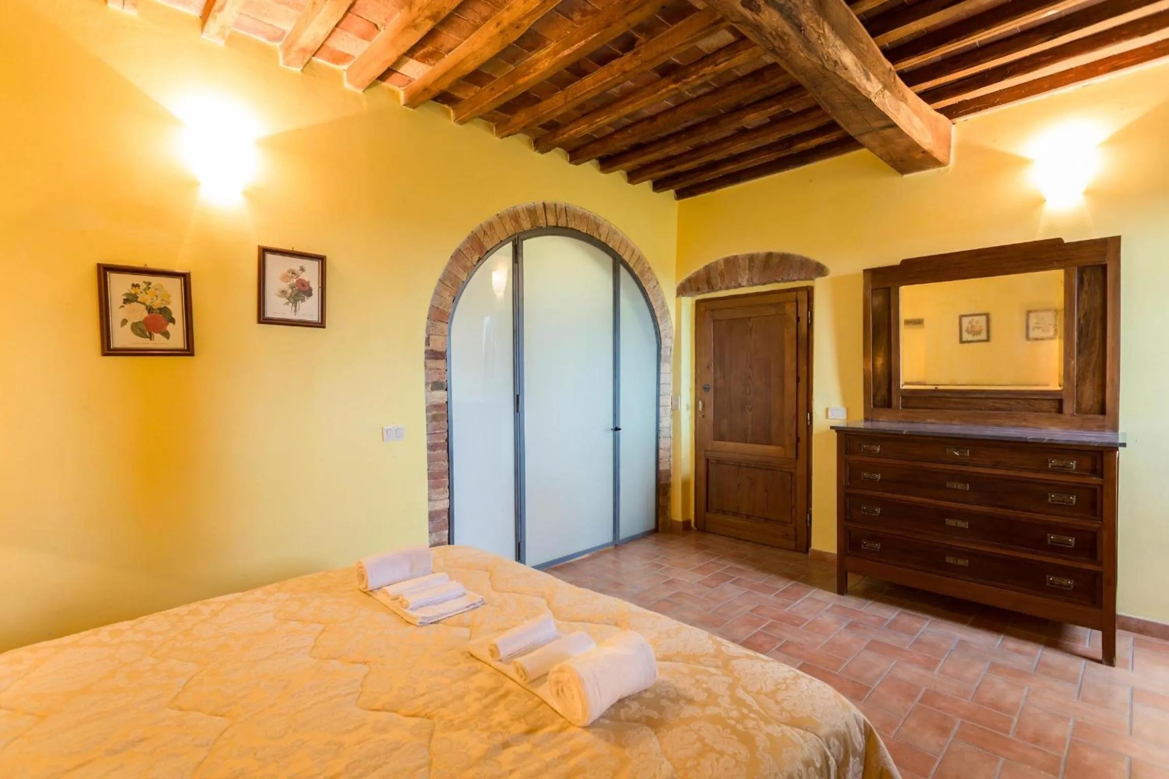 Decorative detail, Bed in Tenuta Di Monaciano