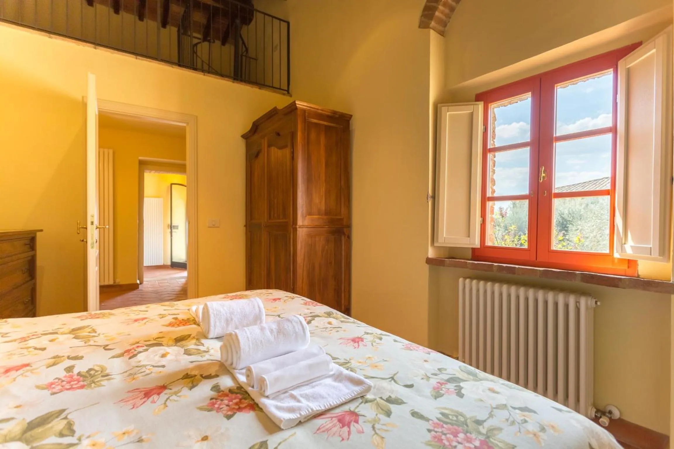 Decorative detail, Bed in Tenuta Di Monaciano