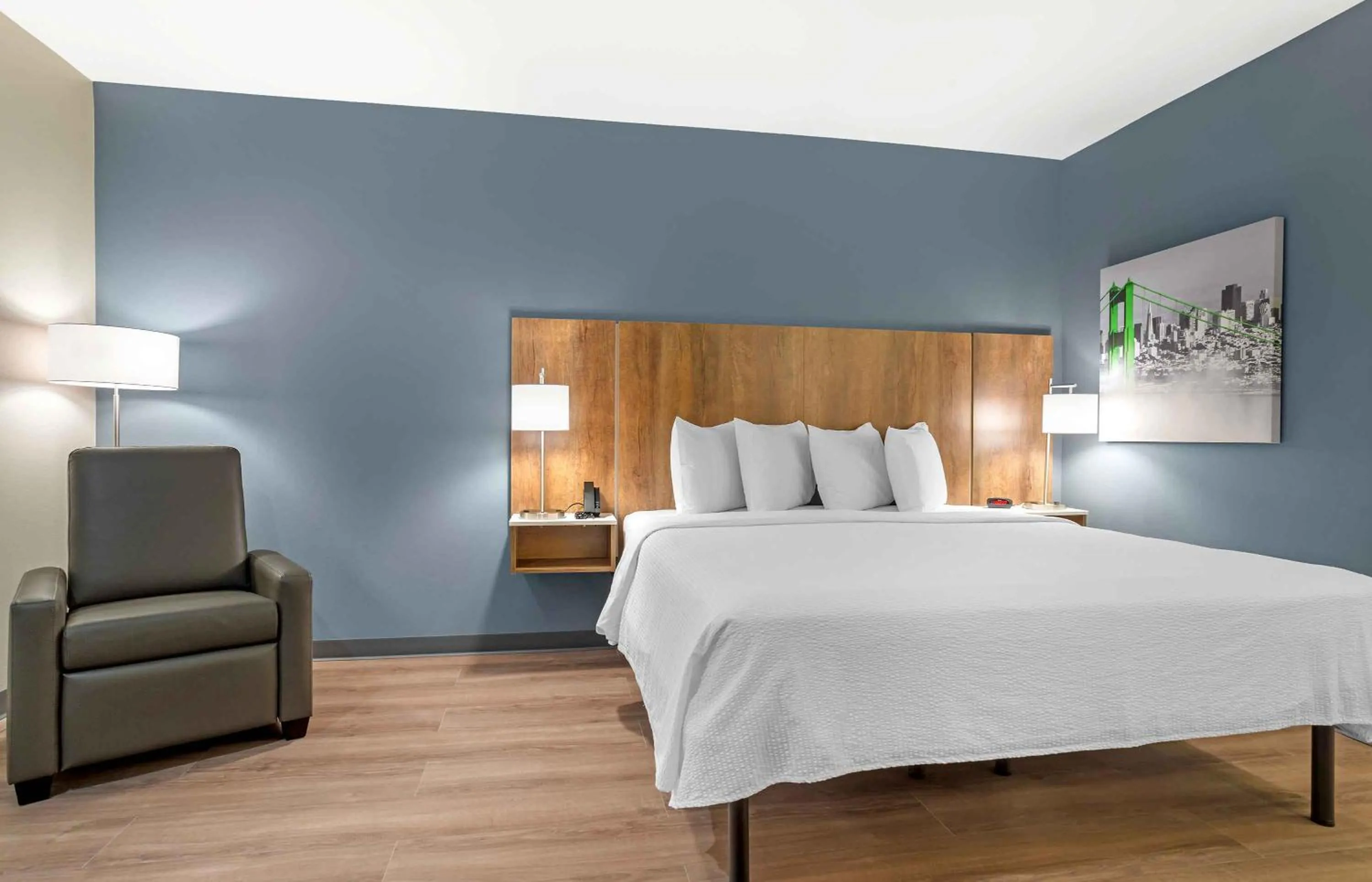 Bed in Extended Stay America Premier Suites - Bradenton