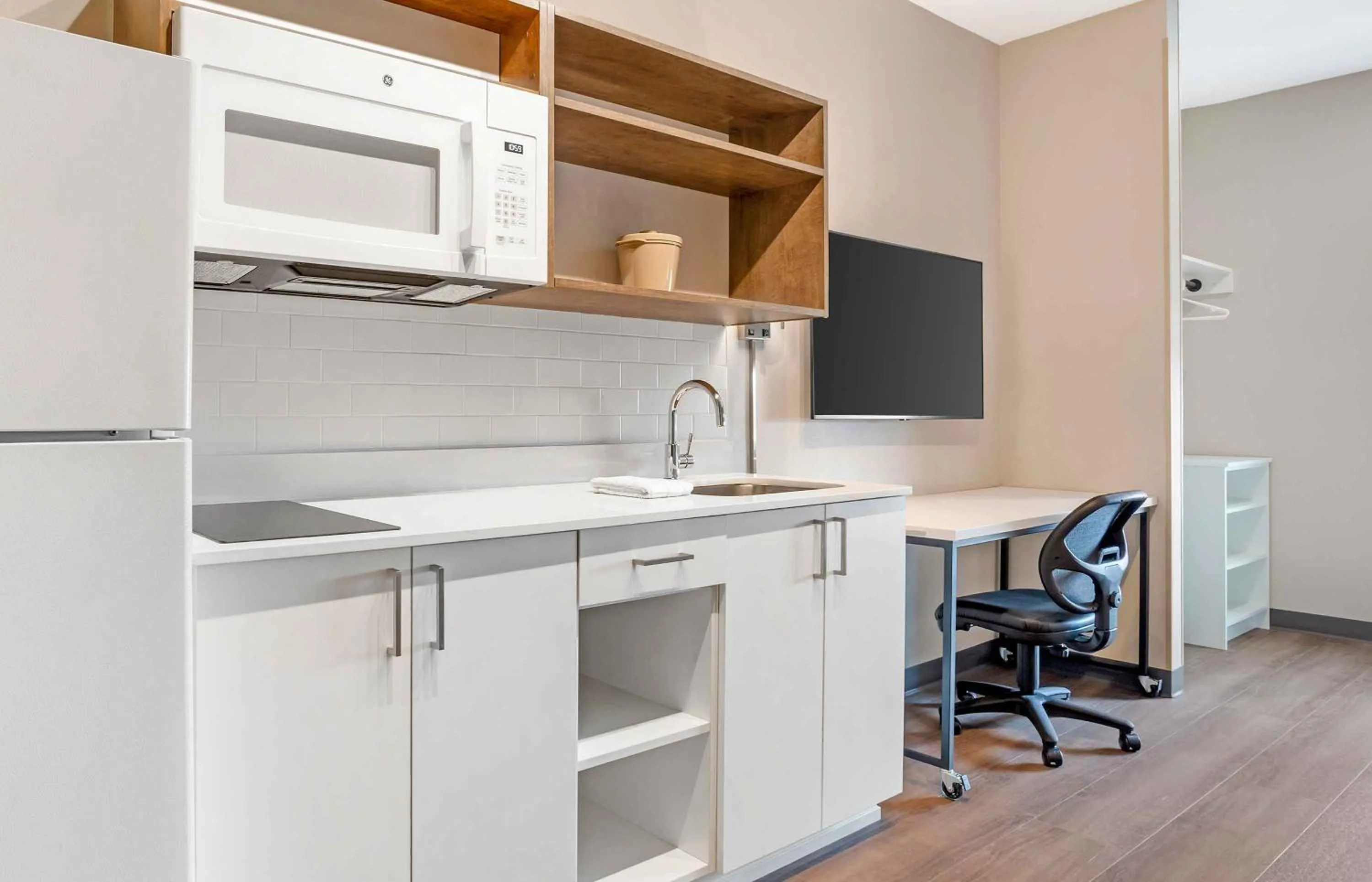 TV and multimedia in Extended Stay America Premier Suites - Bradenton