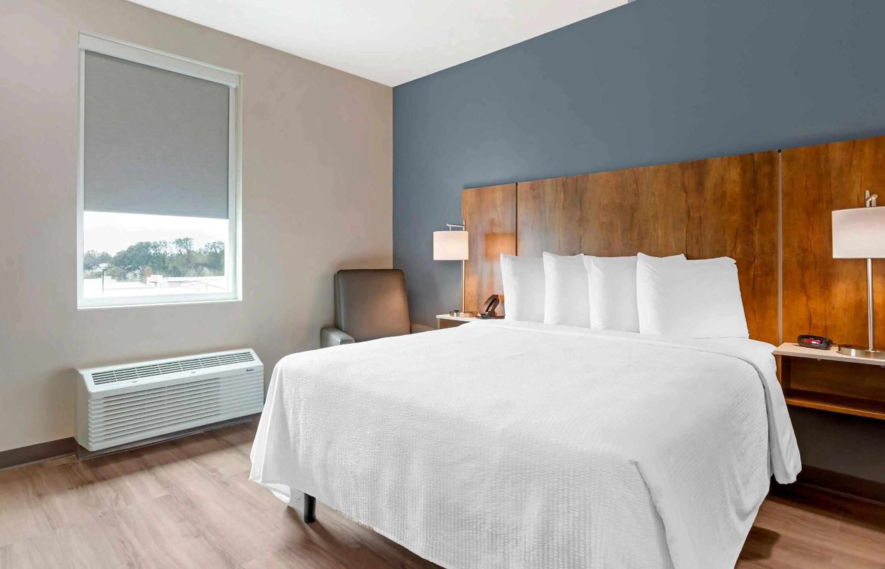 Bed in Extended Stay America Premier Suites - Bradenton