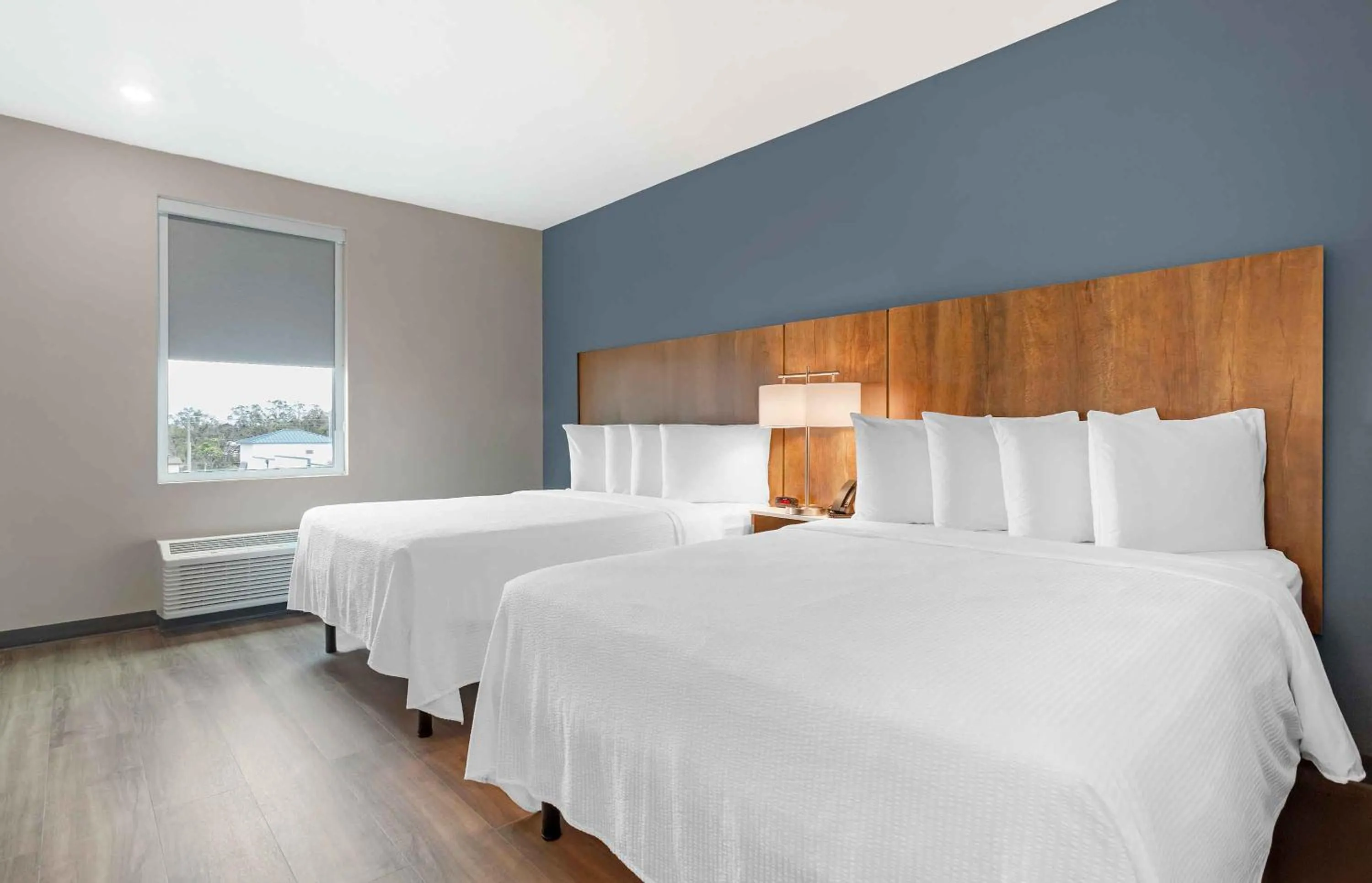 Bed in Extended Stay America Premier Suites - Bradenton