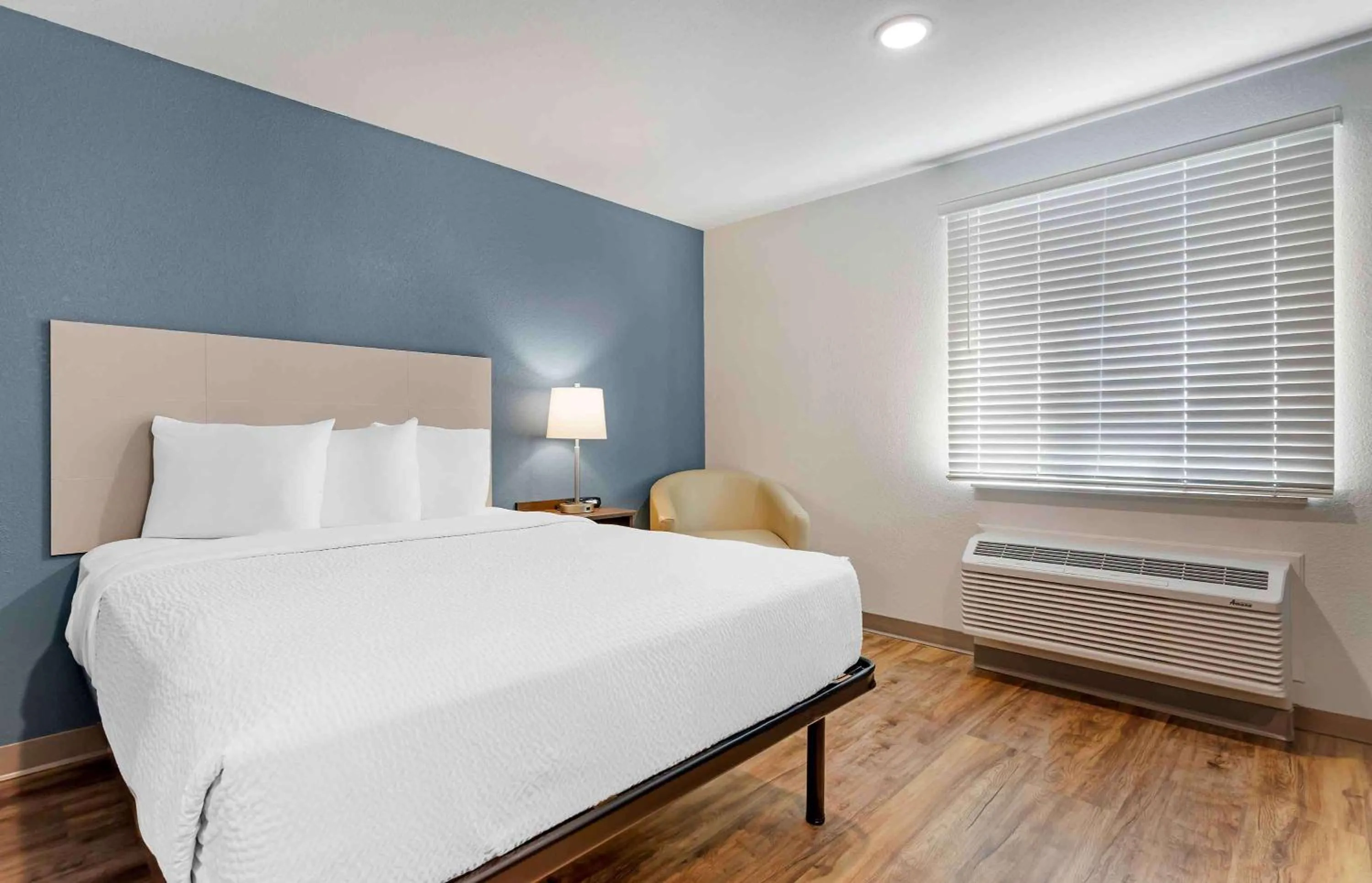 Bedroom, Bed in Extended Stay America Suites - Tampa - Casino Area