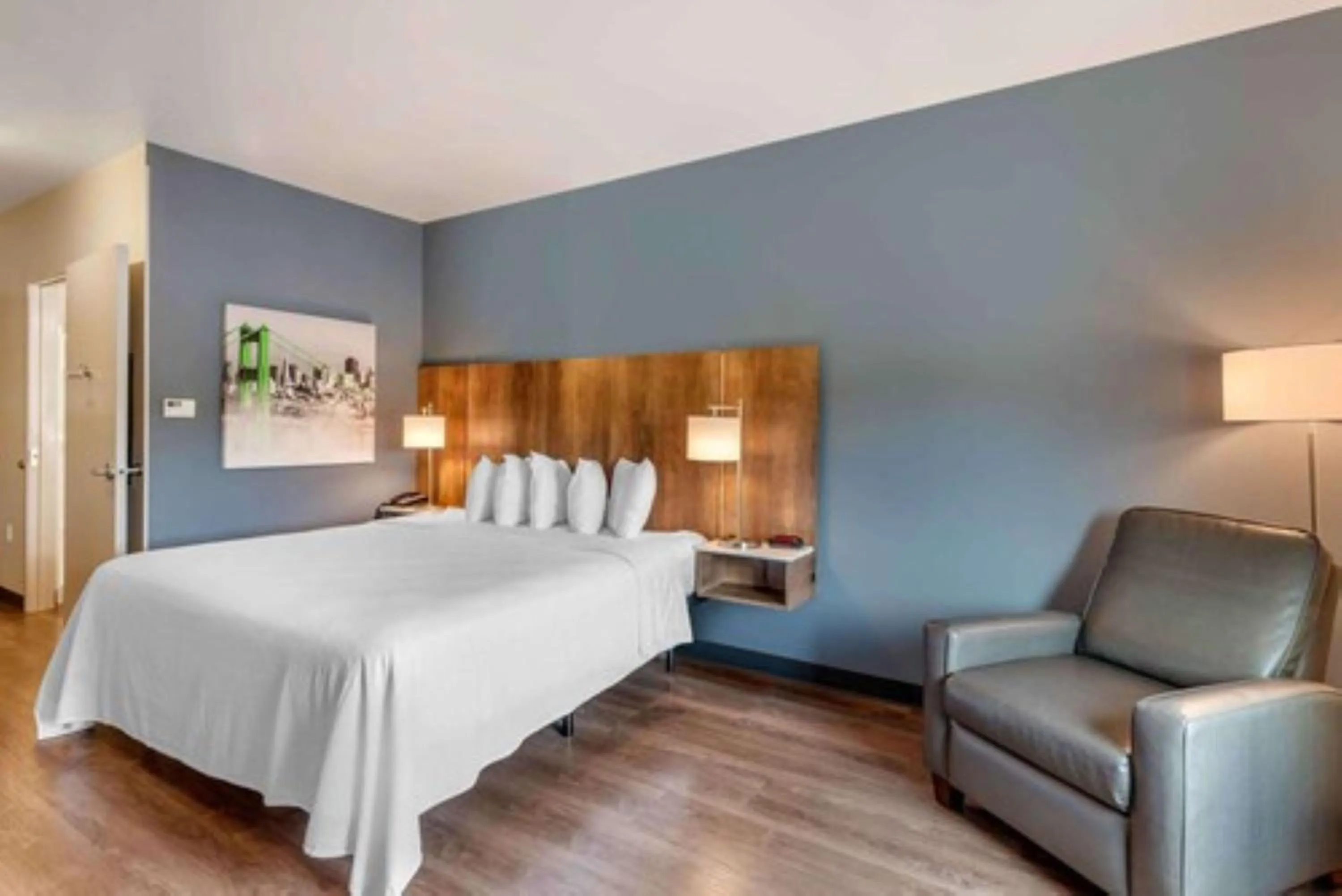 Bed in Extended Stay America Premier Suites - Colorado Springs - South