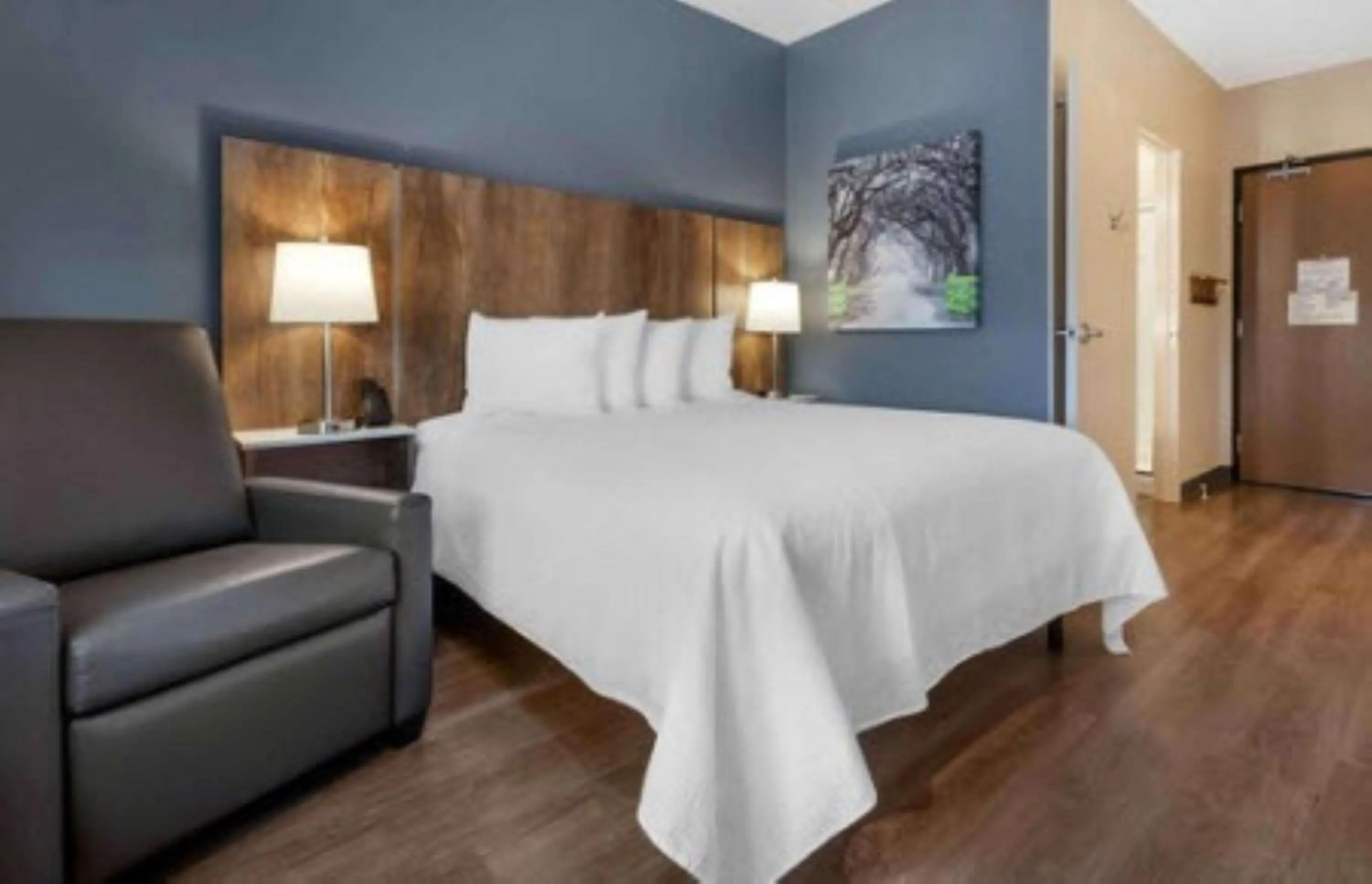 Bed in Extended Stay America Premier Suites - Colorado Springs - South