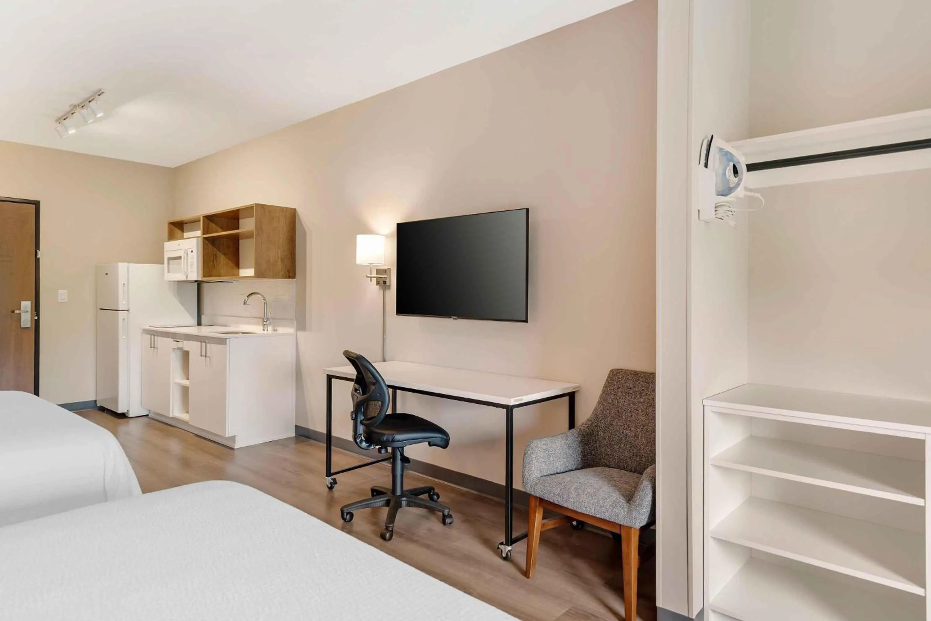 Bedroom, Bed in Extended Stay America Premier Suites - Charlottesville