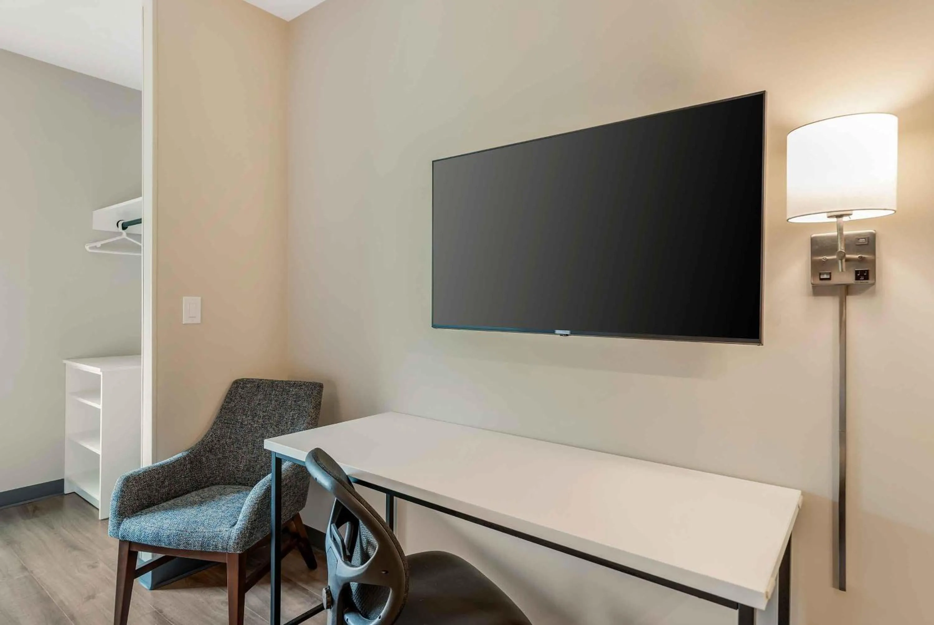 Bedroom in Extended Stay America Premier Suites - Charlottesville