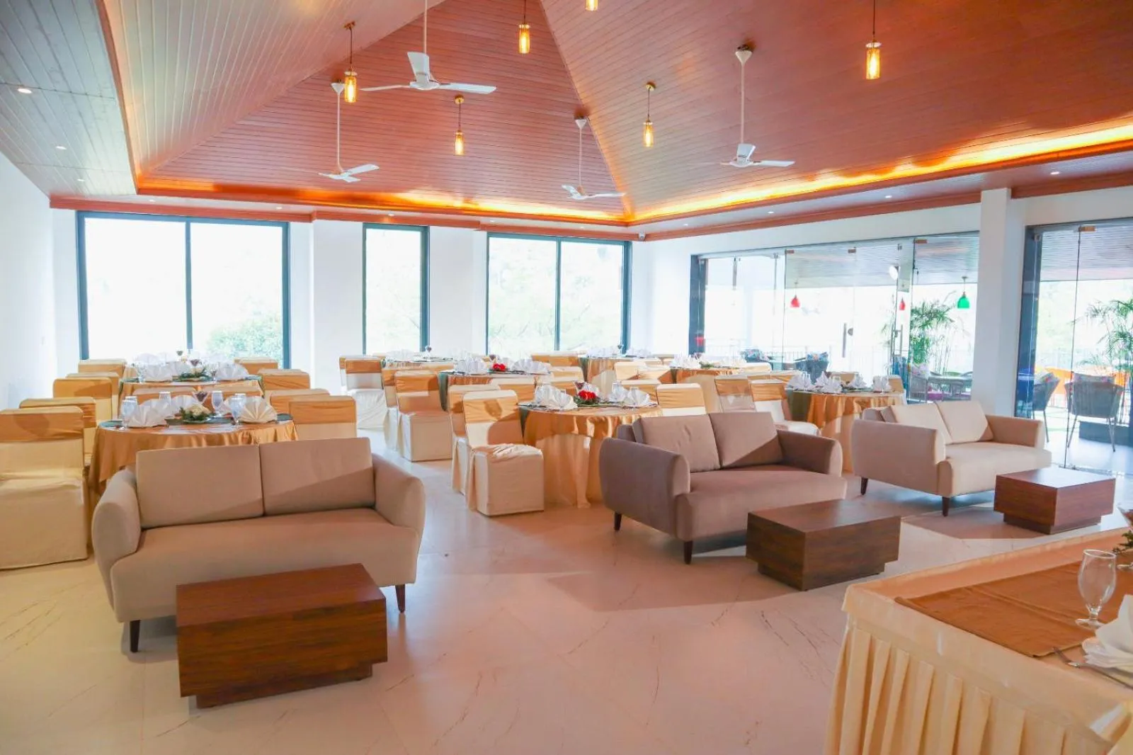 Banquet/Function facilities in Best Western Matra Kasauli