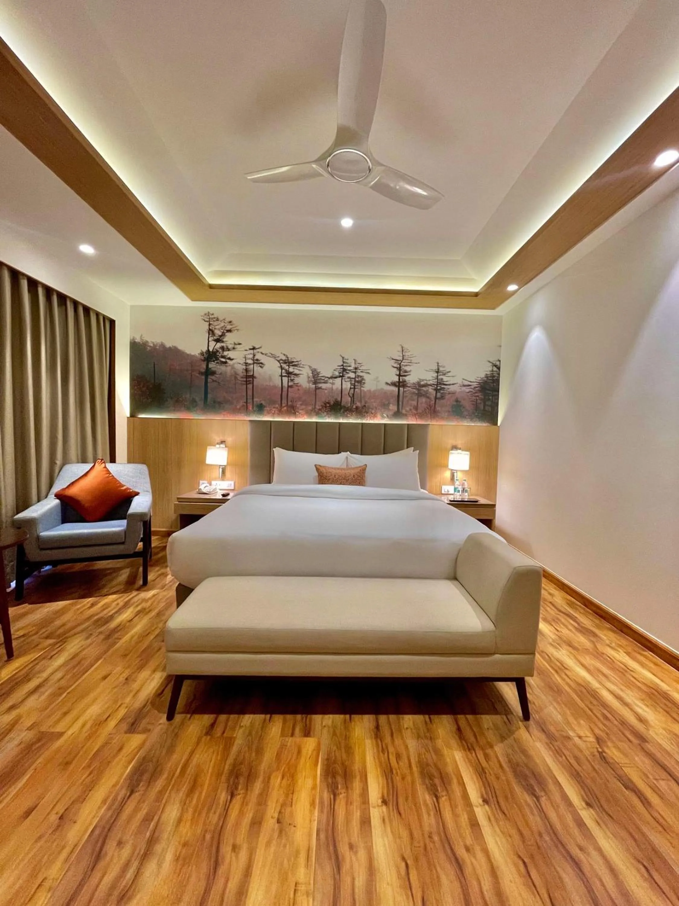 Photo of the whole room, Bed in Best Western Matra Kasauli