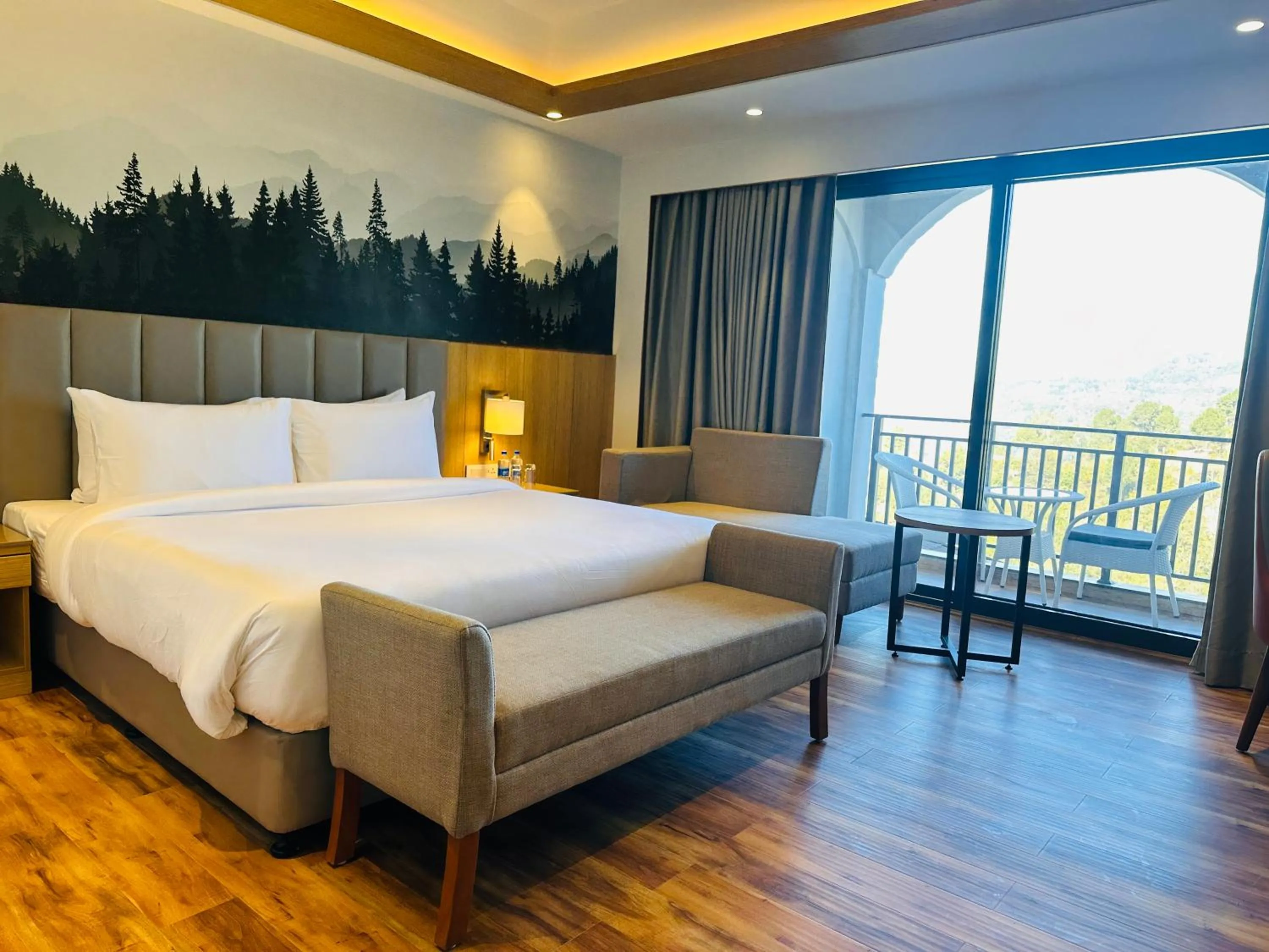 Bed in Best Western Matra Kasauli