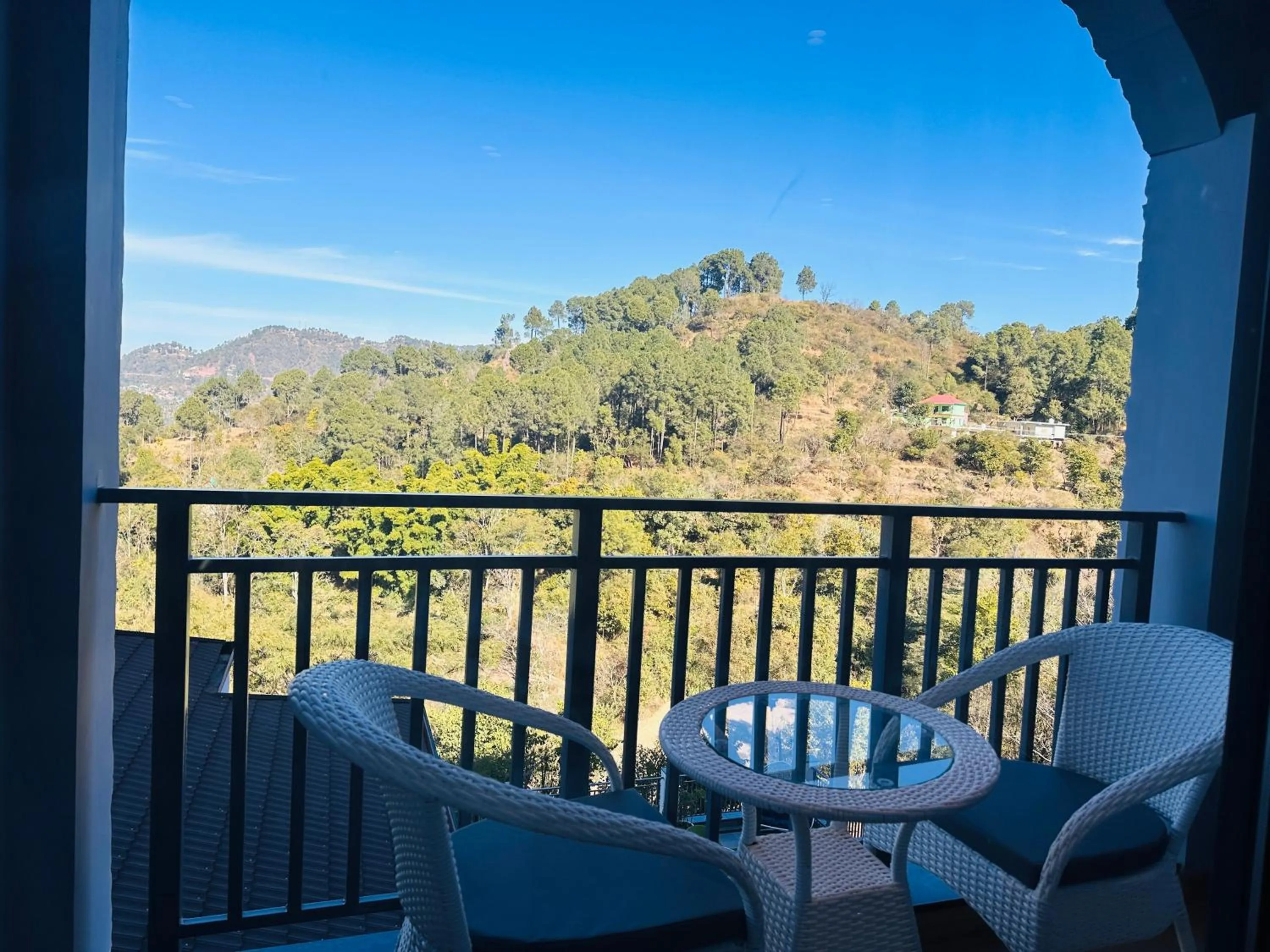 Bed in Best Western Matra Kasauli