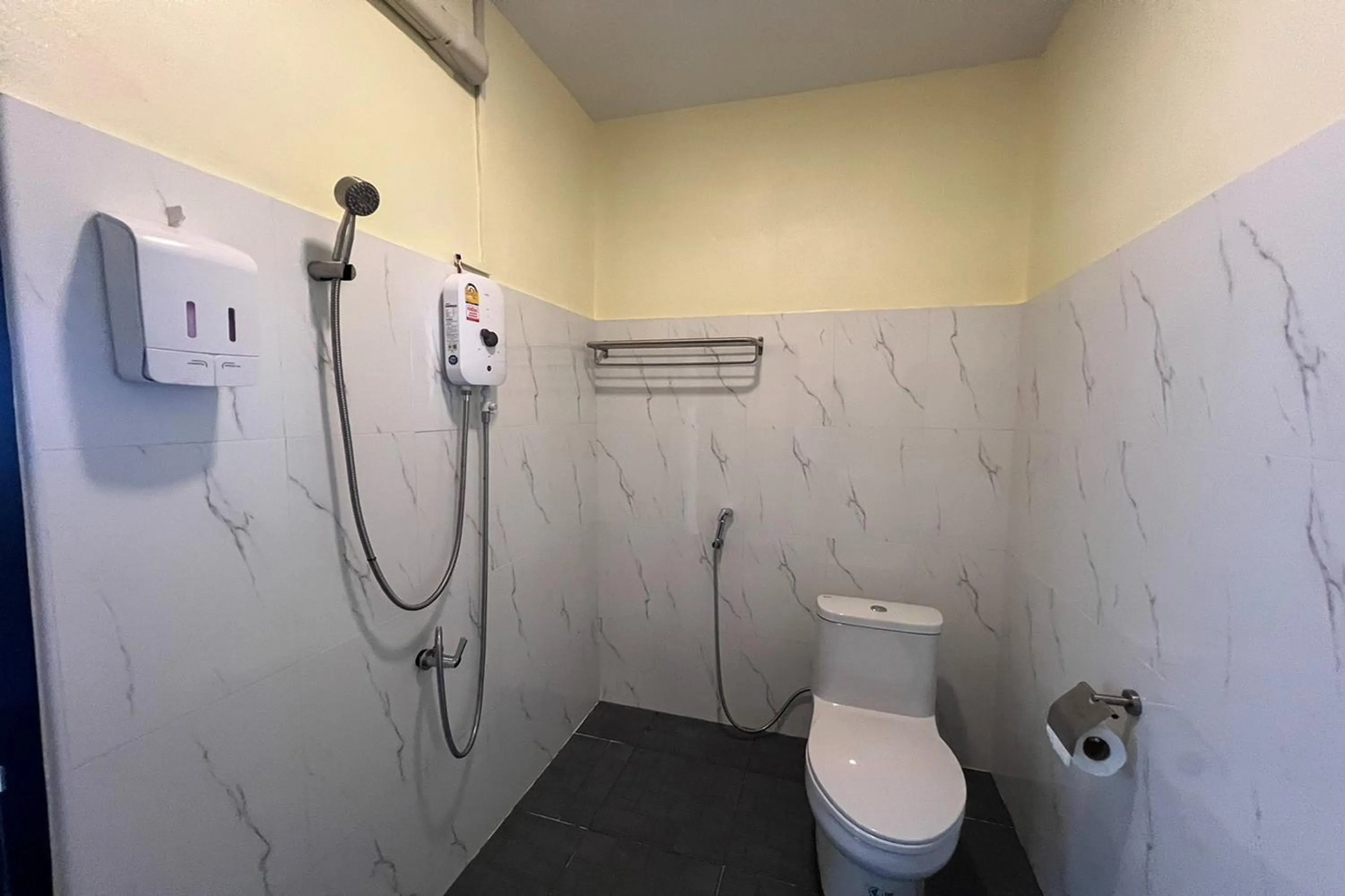 Bathroom in Lan Bua Resort