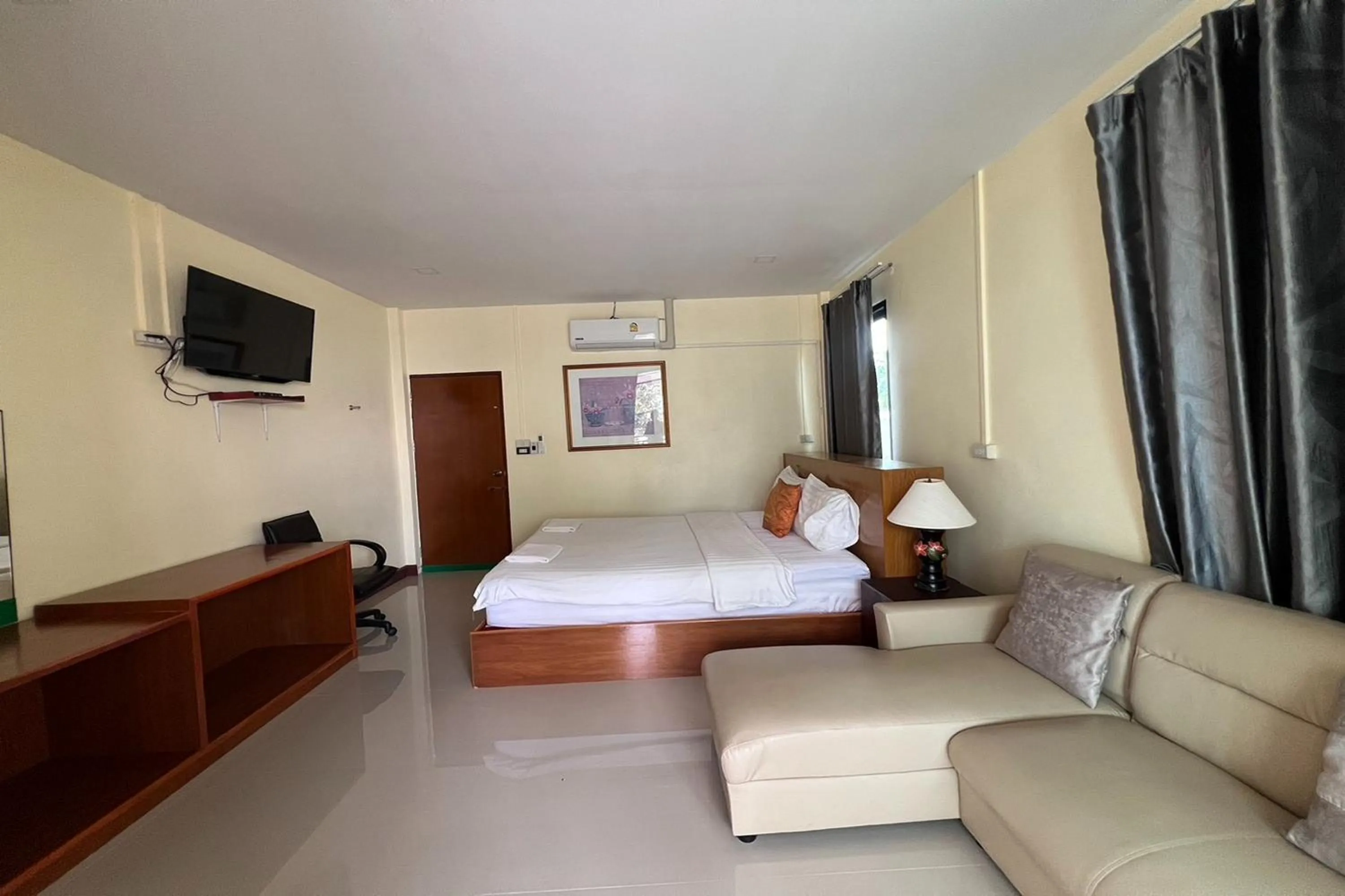 Bed in Lan Bua Resort