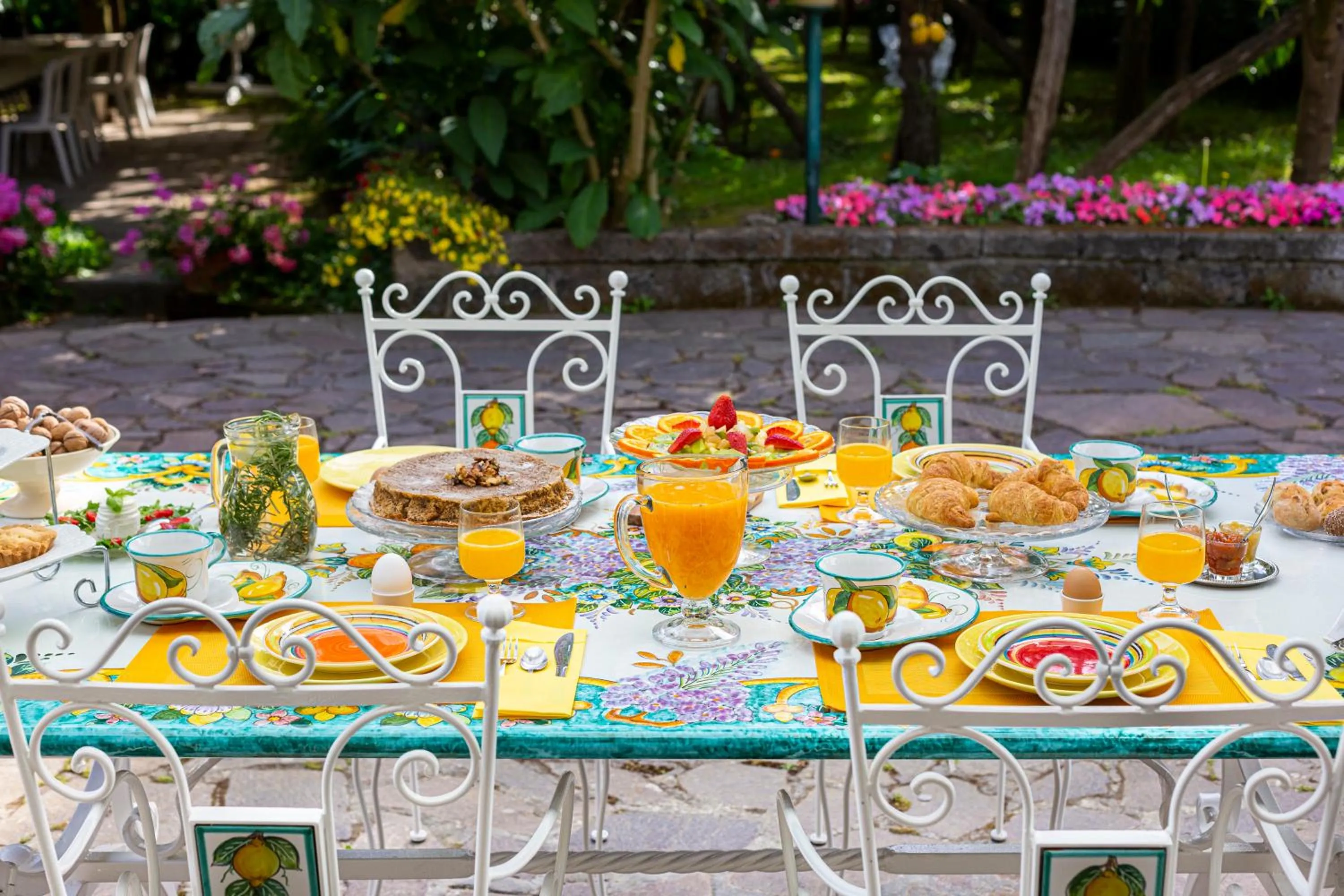 Breakfast in Villa Maresca B&B