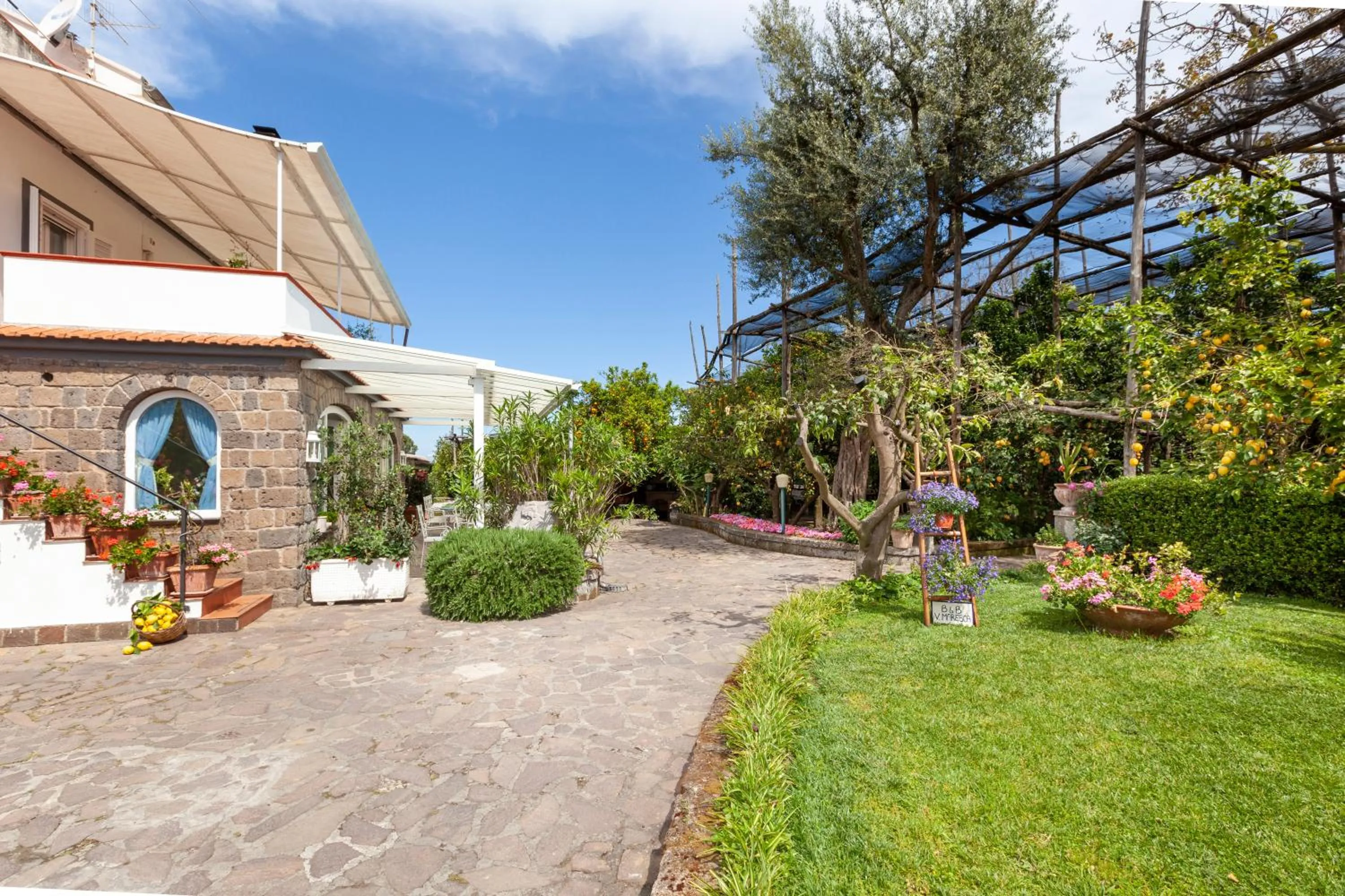 Property building in Villa Maresca B&B