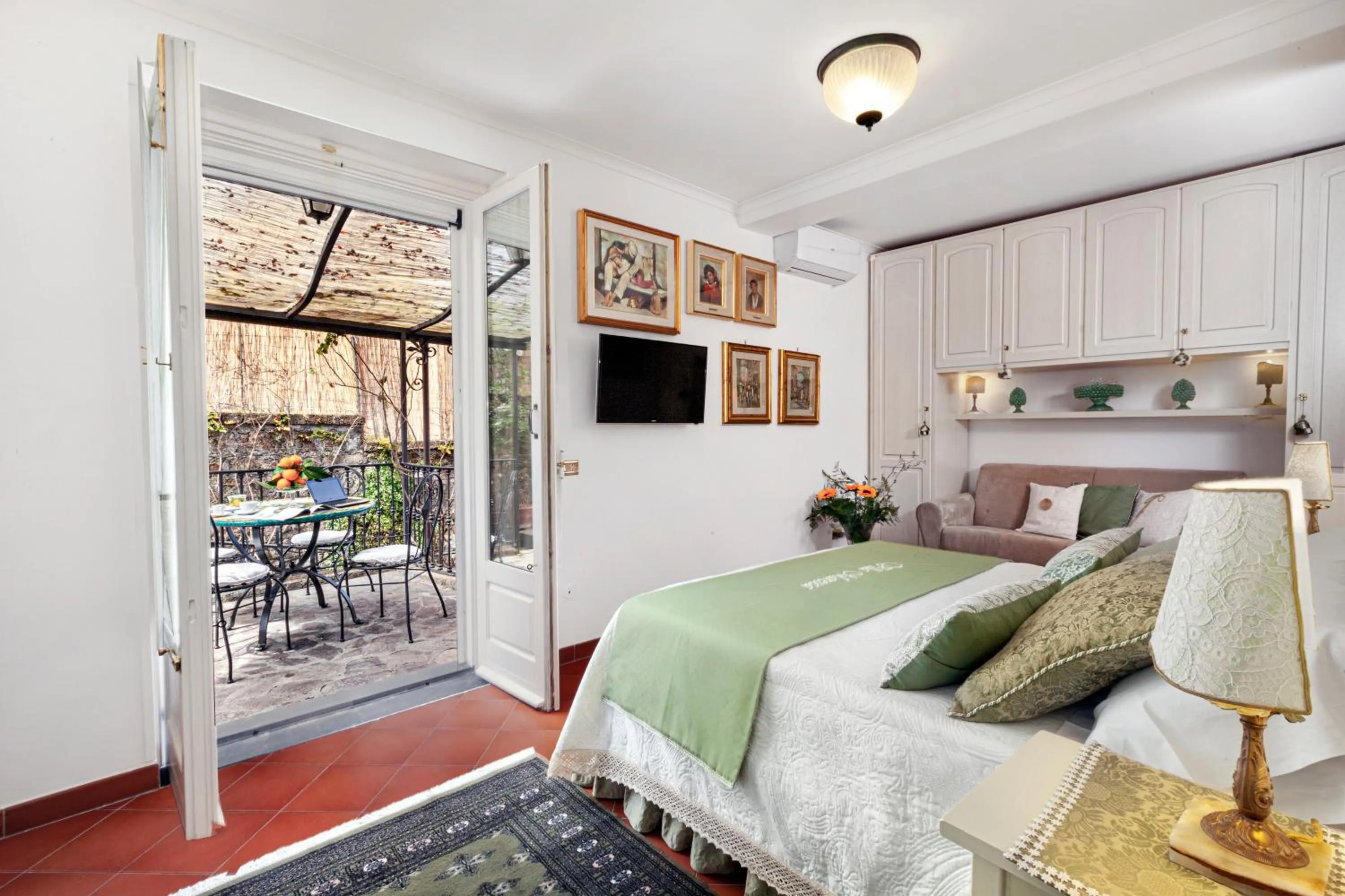 Bedroom, Bed in Villa Maresca B&B